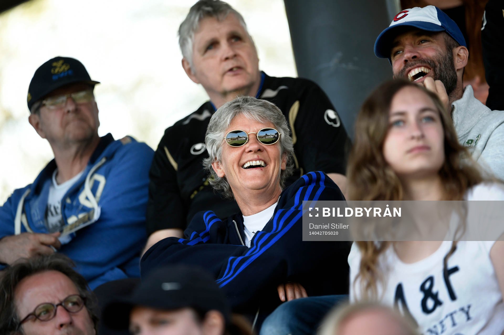 Sveriges förbundskapten Pia Sundhage på läktaren under fotbollsmatchen i Damallsvenskan mellan Göteborg och Linköping den 27 april 2014 i Göteborg.