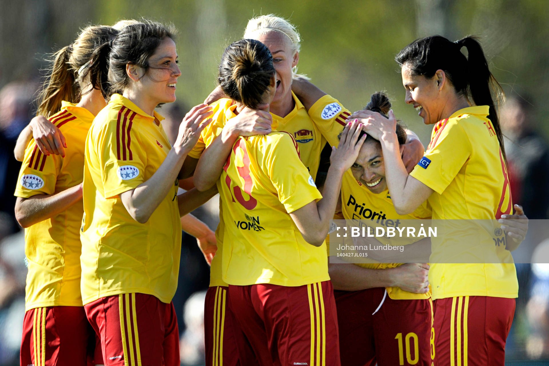 Tyresös Marta Vieira da Silva firar hon gjort 3-0 med lagkamraterna under fotbollsmatchen i Womens Champions League mellan Tyresö och Birmingham  den 27 april 2014 i Stockholm.