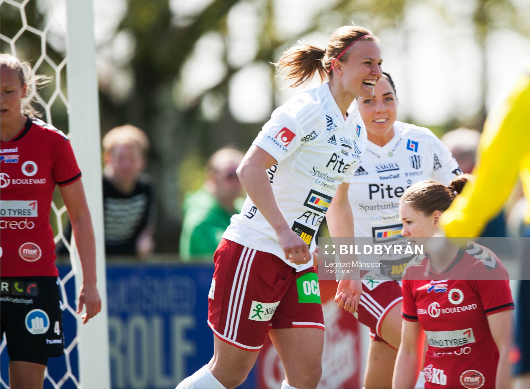 Piteås Elin Bergkvist har gjort  0-1 i matchen i damallsvenskan mellan Kristianstad och Piteå i Kristianstad 27 april 2014.