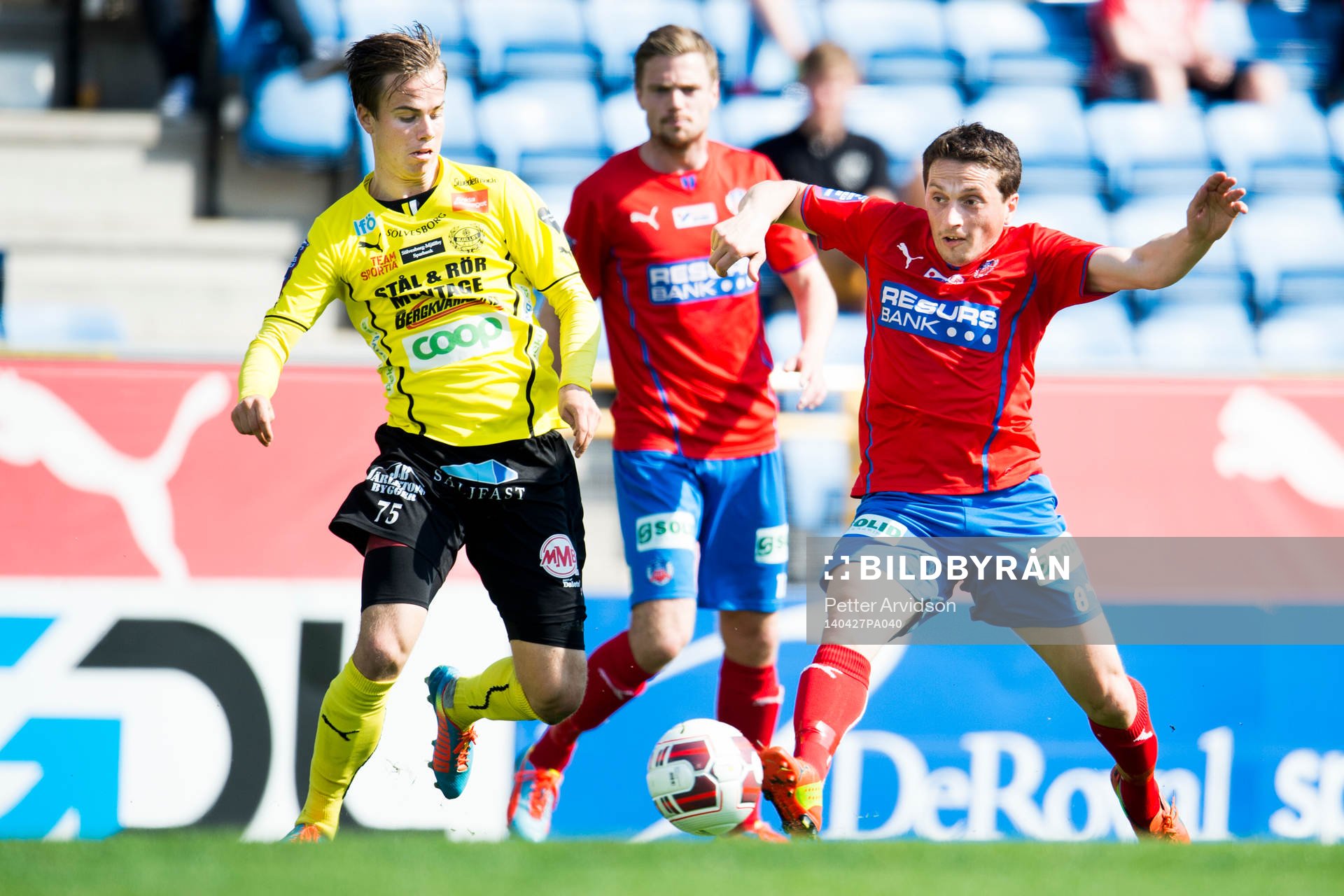 Mjällbys Andreas Blomqvist och Helsingborgs Ardian Gashi