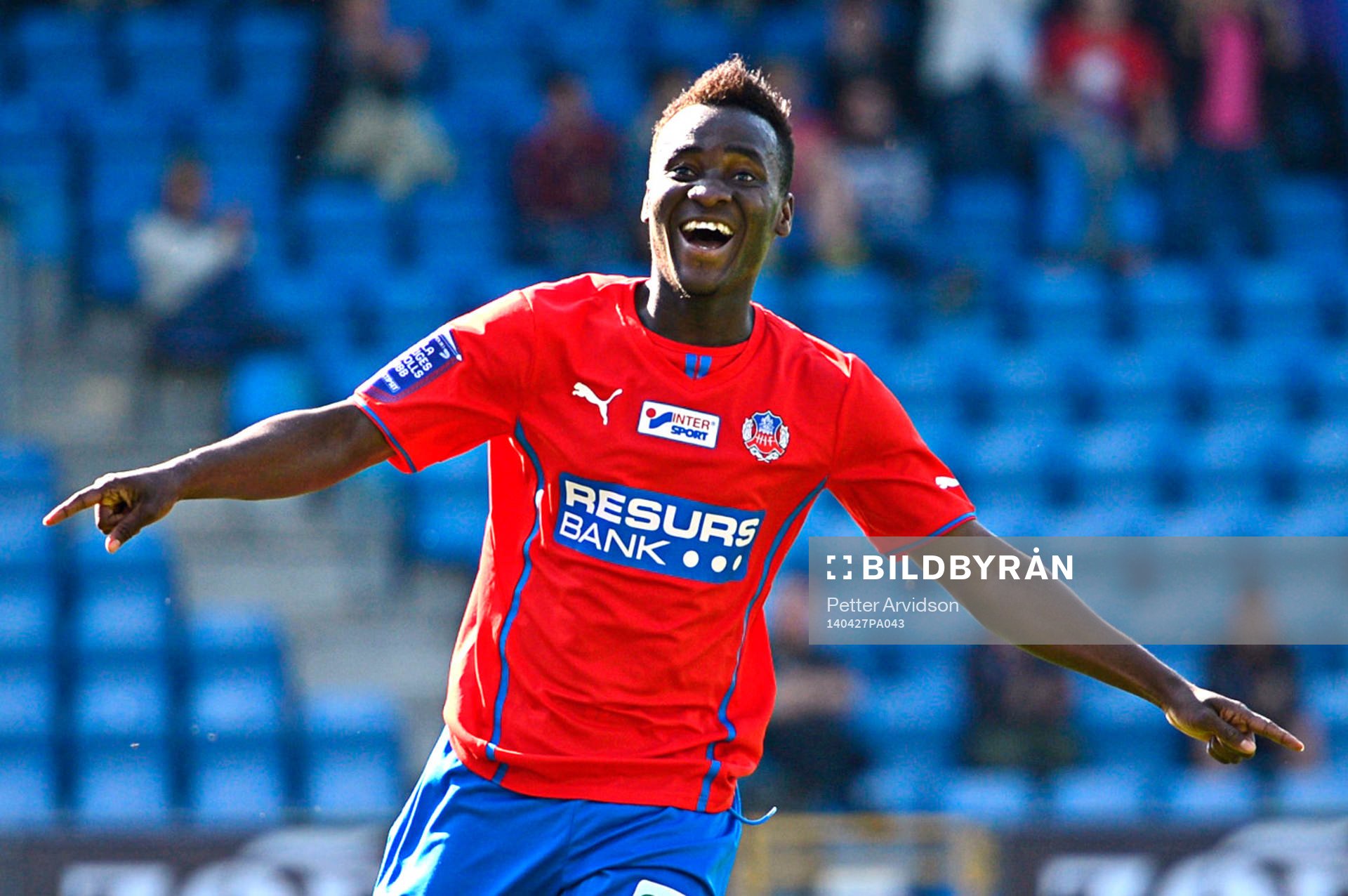 Helsingborgs David Accam jublar