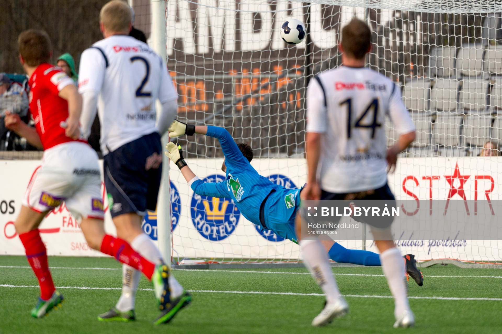 Självmål, Sasa Sjanic, Målvakt Gefle släpper in 0-2
