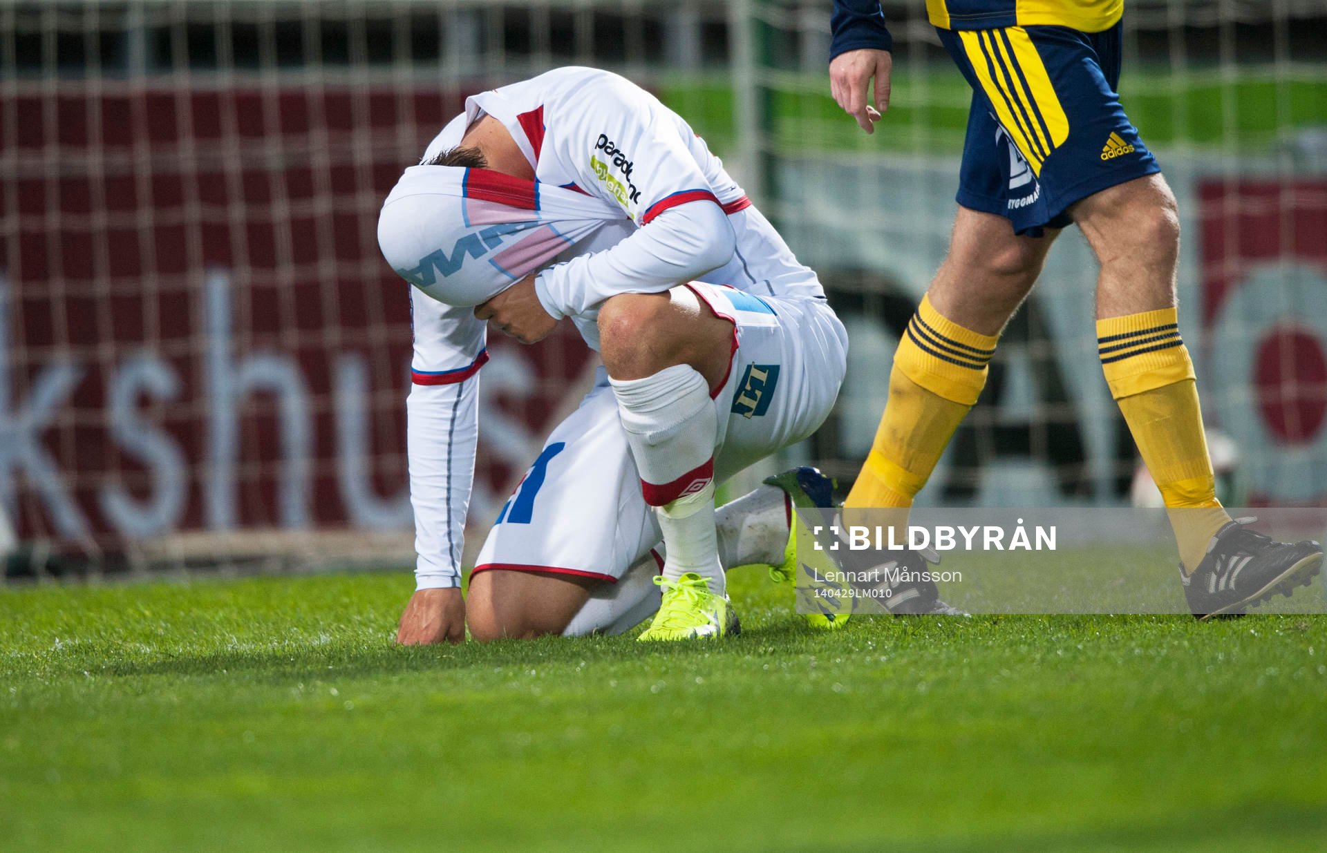 Assyriska brände massor med chanser och skämdes i matchen