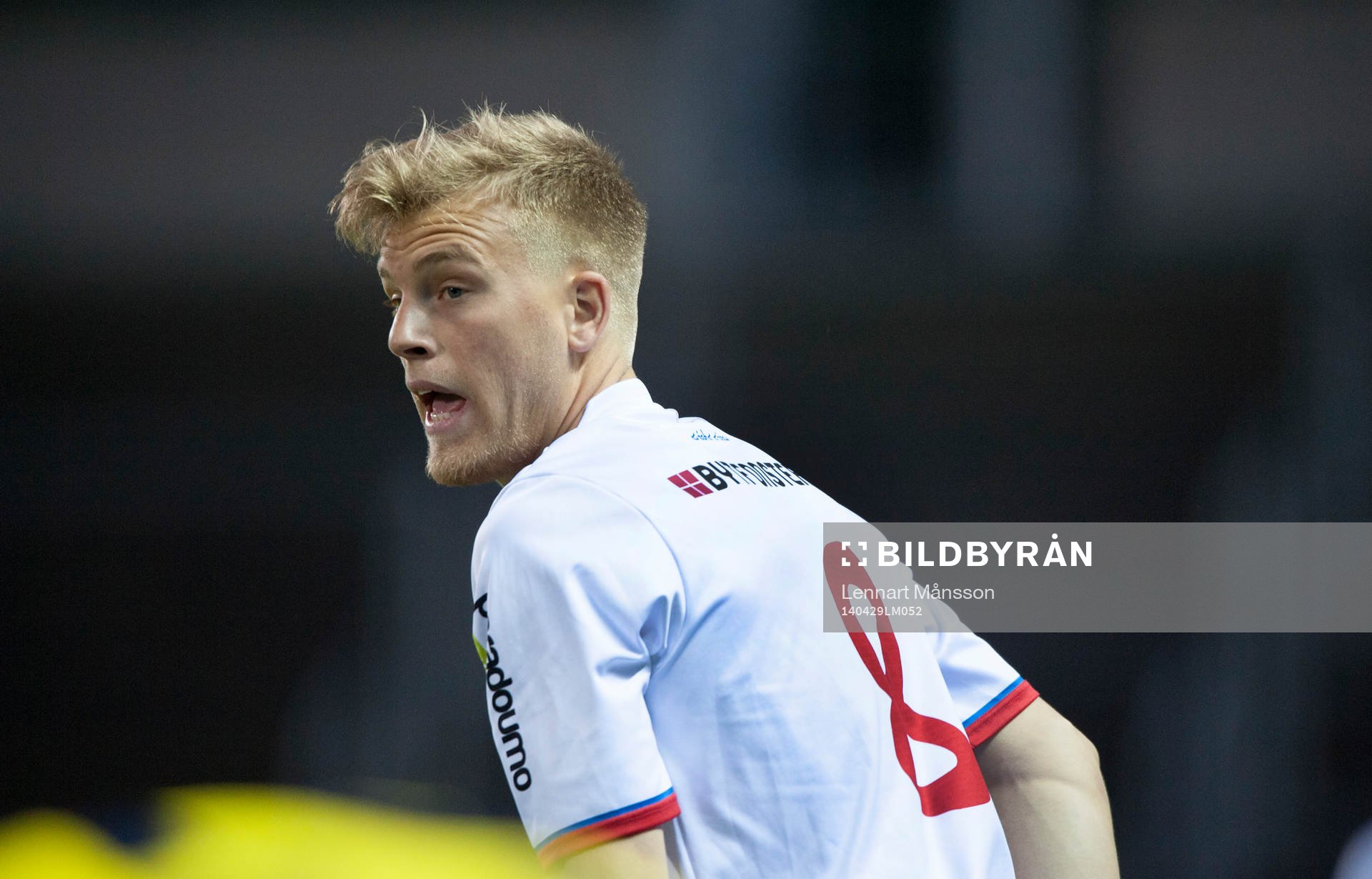 Assyriskas Jens Jakobsson i matchen i Superettan i fotboll
