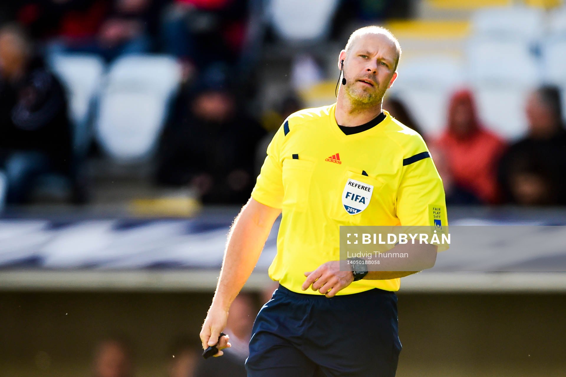 Domare Martin Hansson under fotbollsmatchen i Svenska Cupen mellan Malmö och Helsingborg den 01 maj 2014 i Malmö. 
