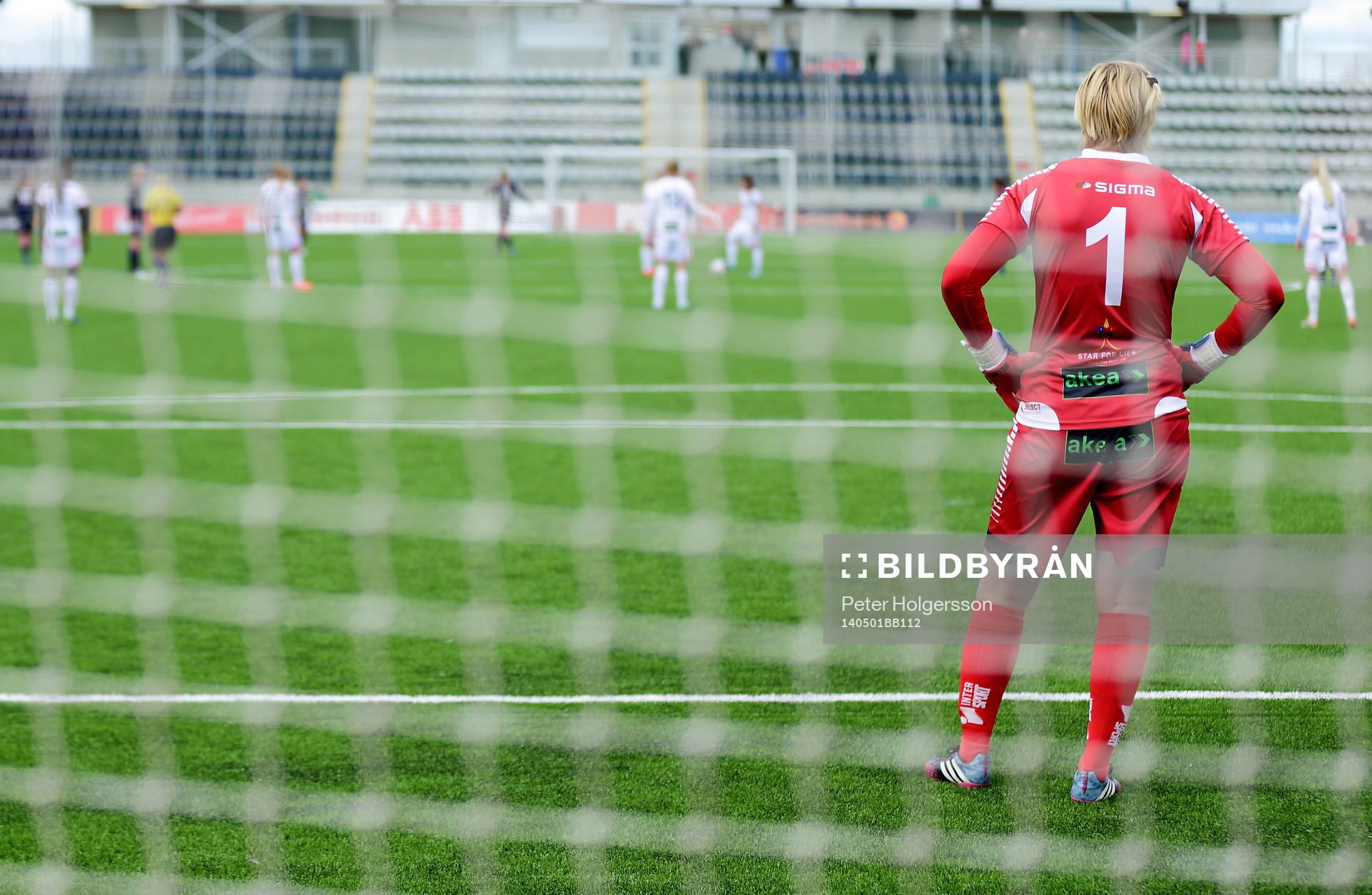 Rosengårds målvakt Thora Helgadottir deppar