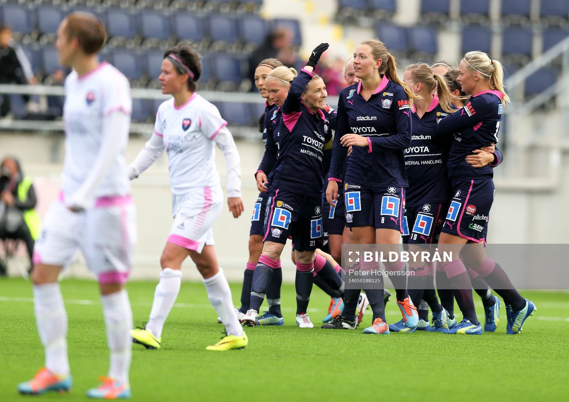 Rosengårds Therese Sjögran och Kathleen Radtke deppar