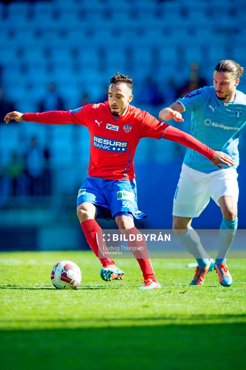 Helsingborgs Abdul Khalili jagas av Malmö FFs Erik