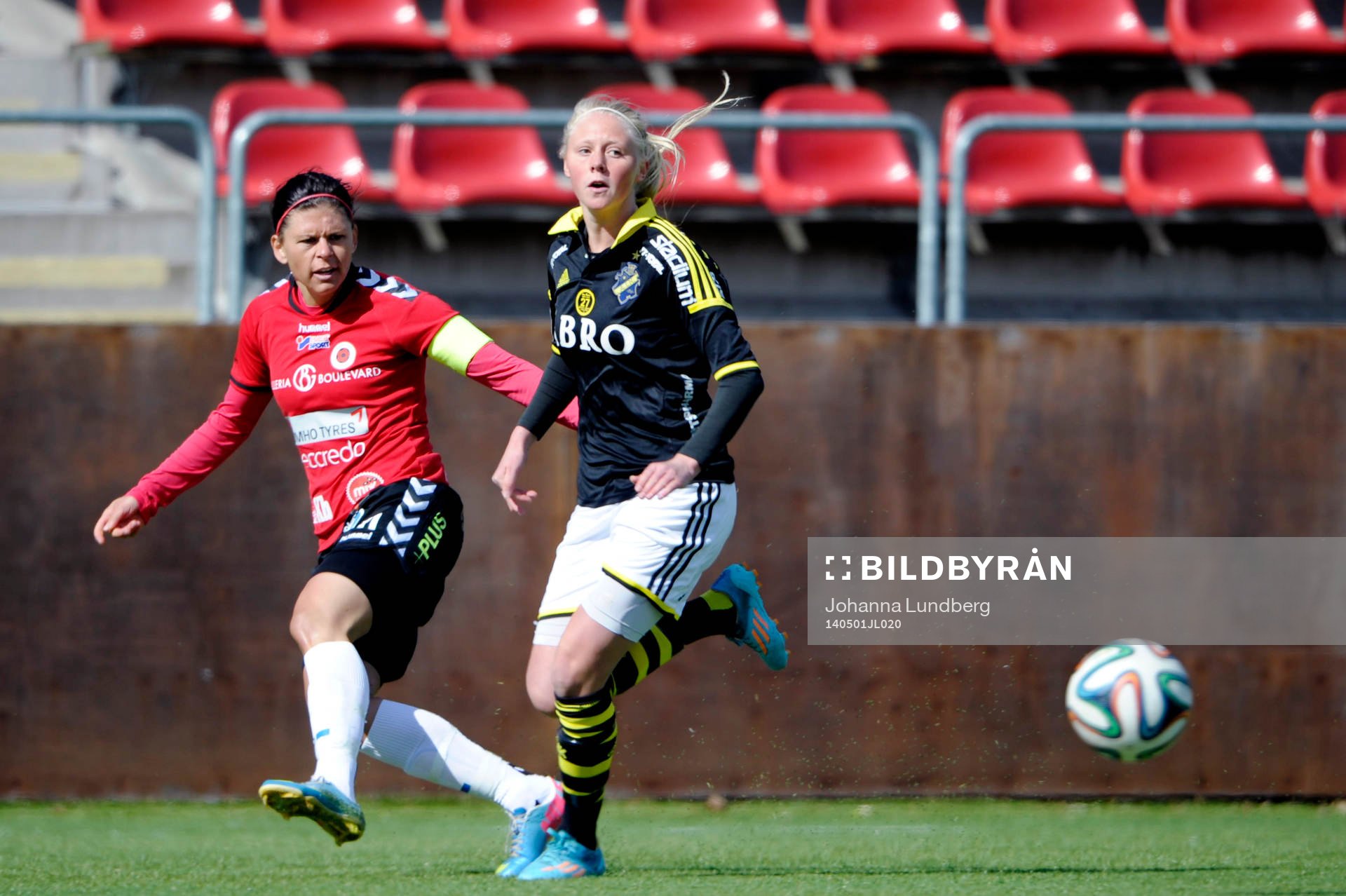 Kristianstads Susanne Moberg och AIKs Elin Bragnum