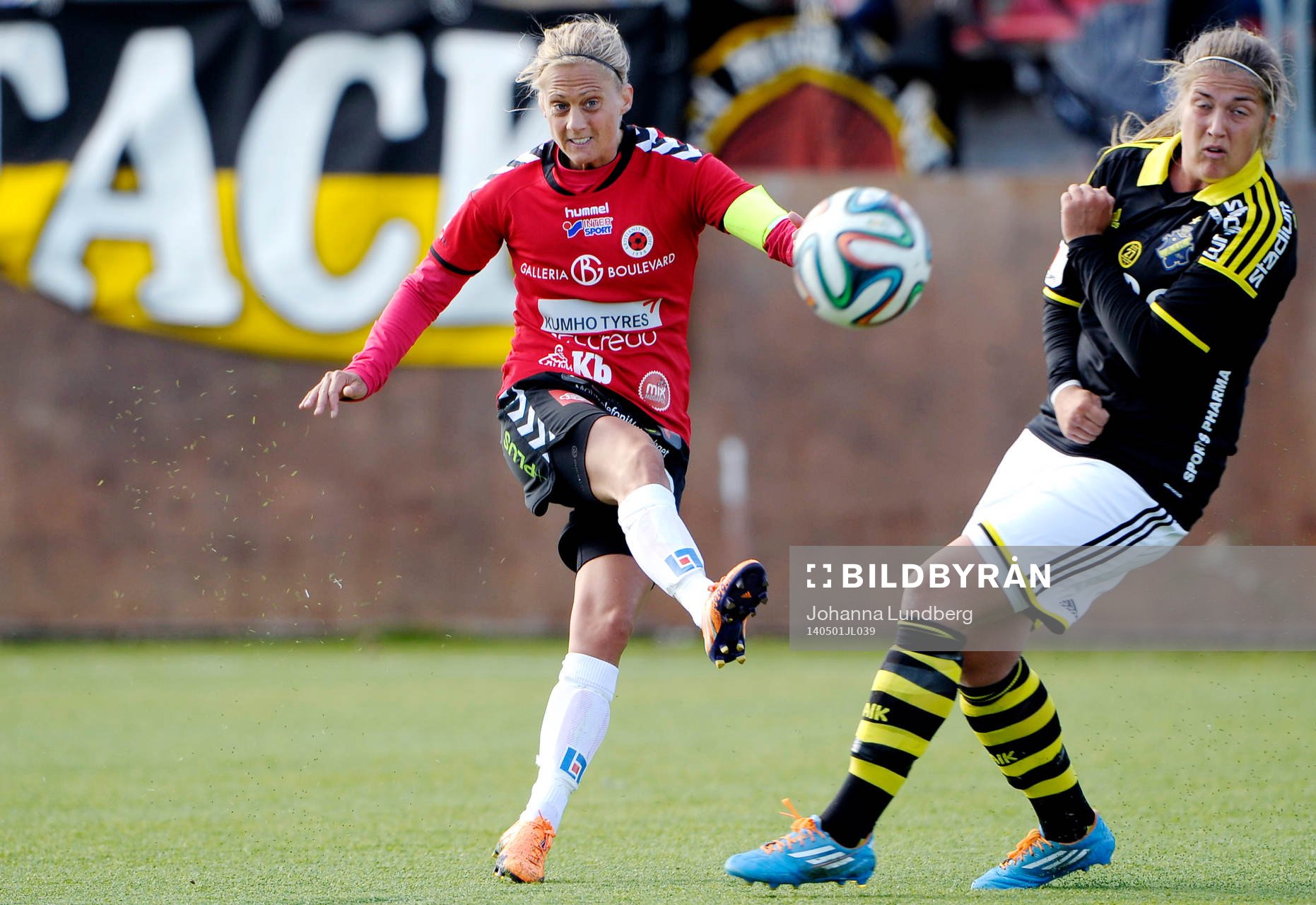 Kristianstads Therese Björck och AIKs Filippa Angeldal