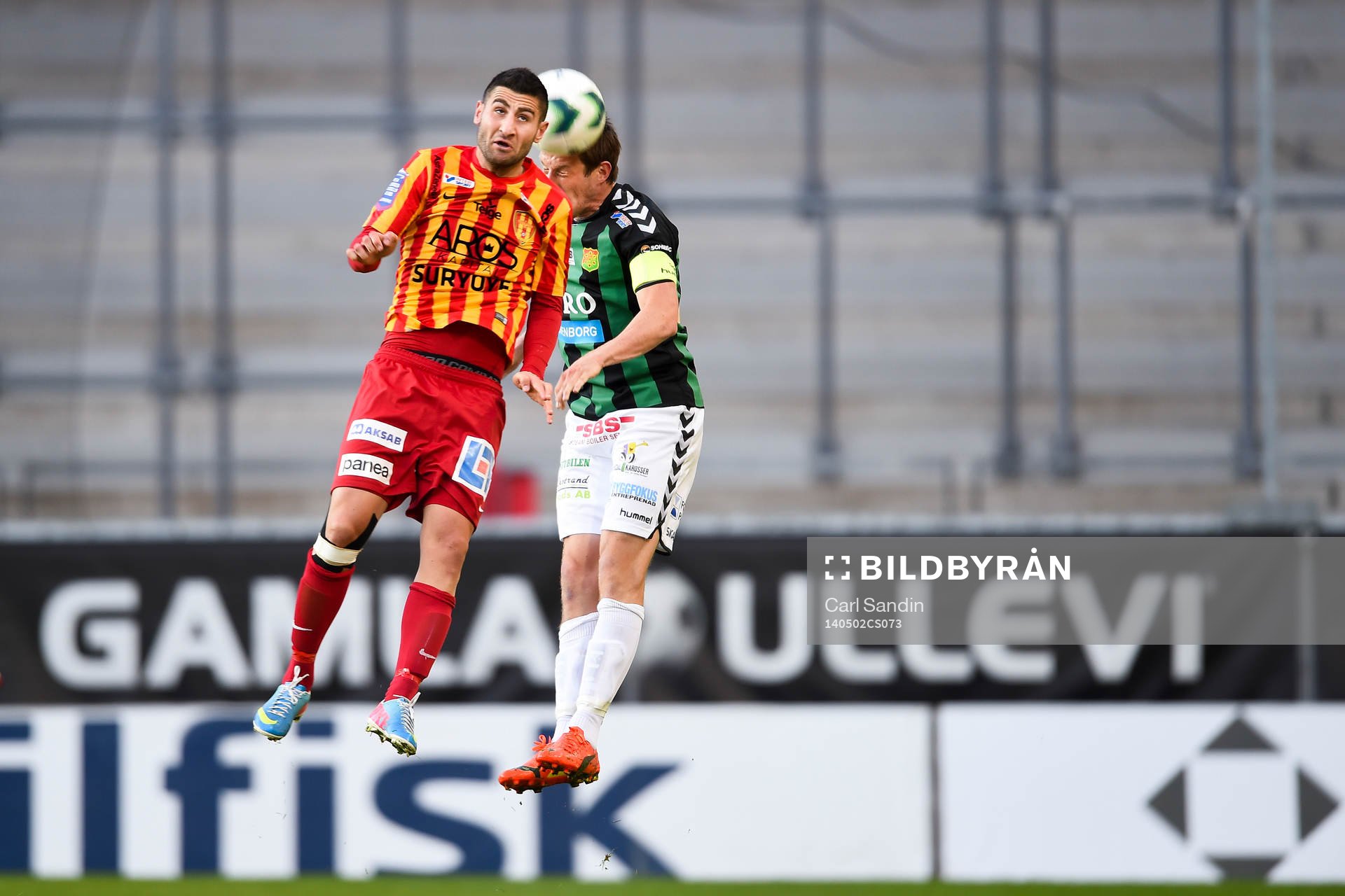 Syrianskas Robert Massi i nickduell med GAIS Kenneth