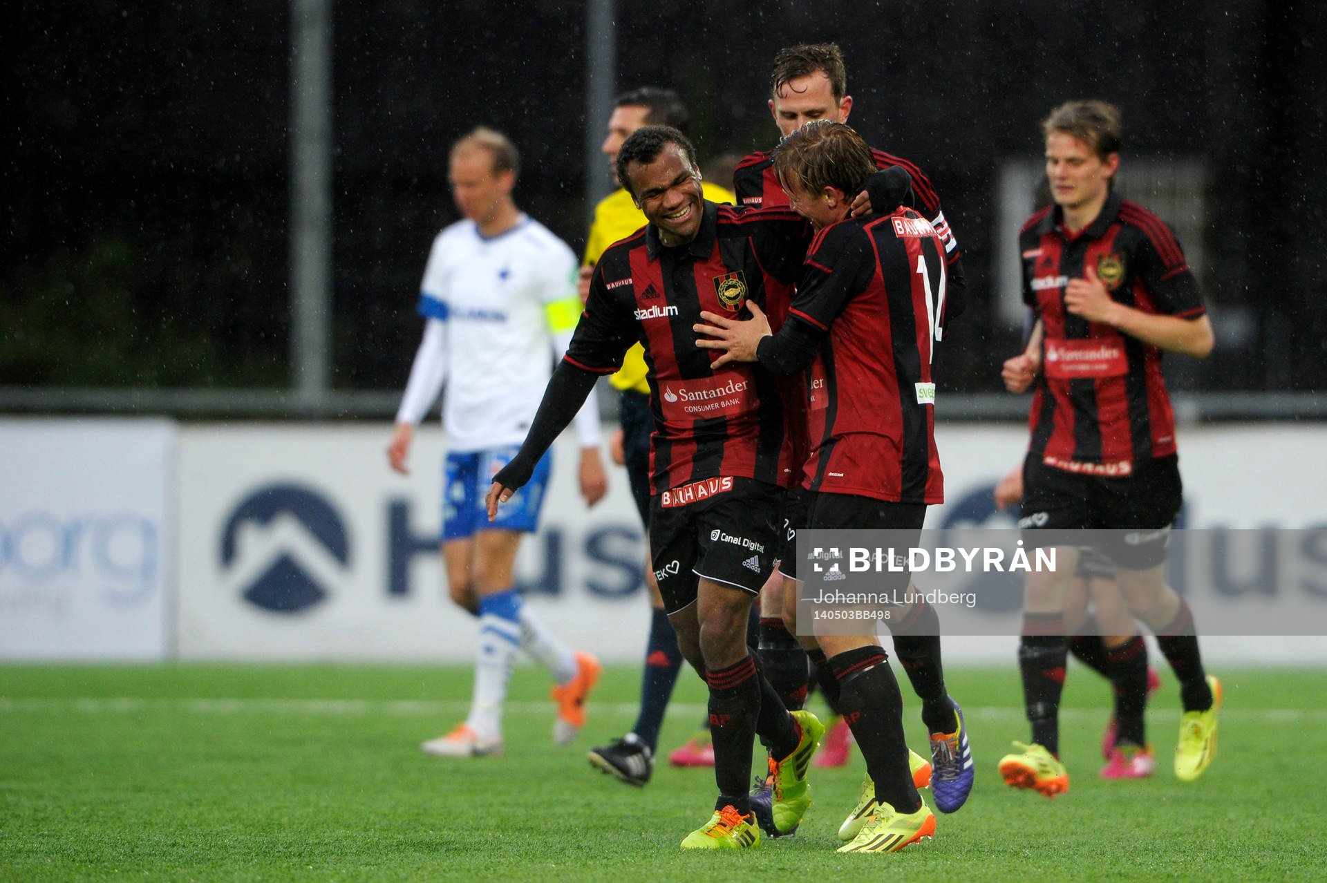 Brommapojkarnas Nicklas Bärkroth jublar efter 2-0 under fotbollsmatchen i Allsvenskan mellan Brommapojkarna och Norrköping den 3 maj 2014 i Stockholm.