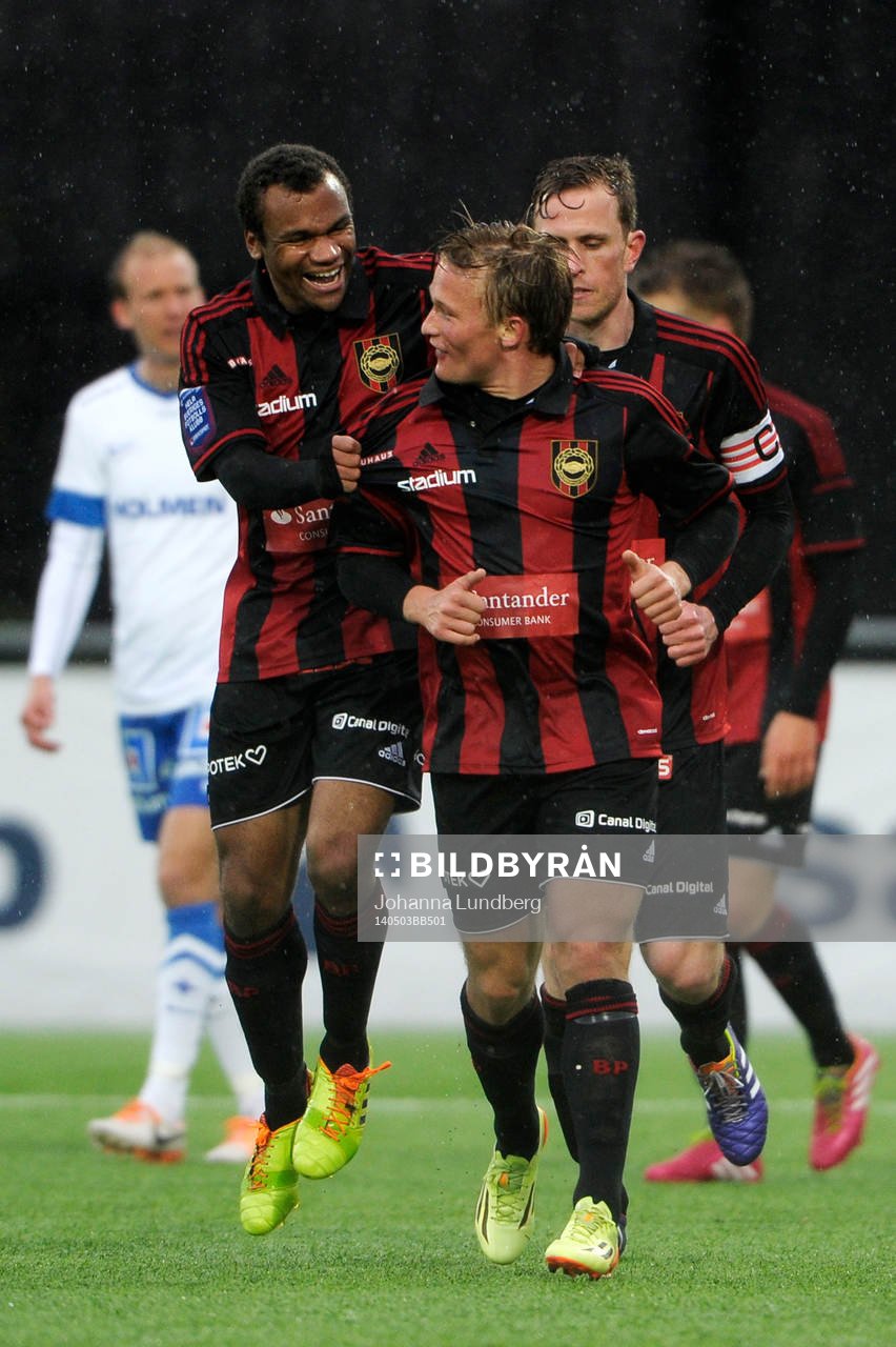 Brommapojkarnas Nicklas Bärkroth jublar