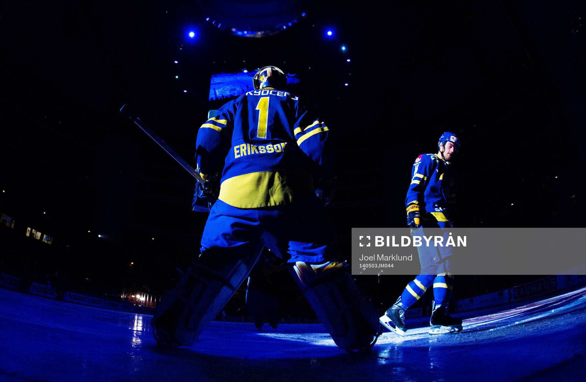 Sveriges målvakt Joacim Eriksson och Mattias Ekholm
