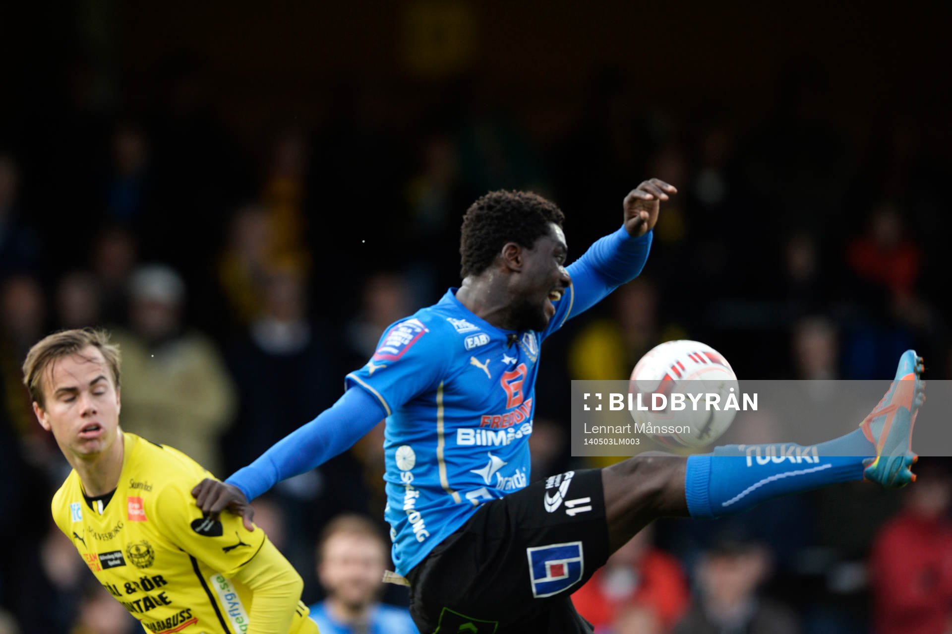 Halmstads King Osei Gyan i matchen i allsvenskan mellan