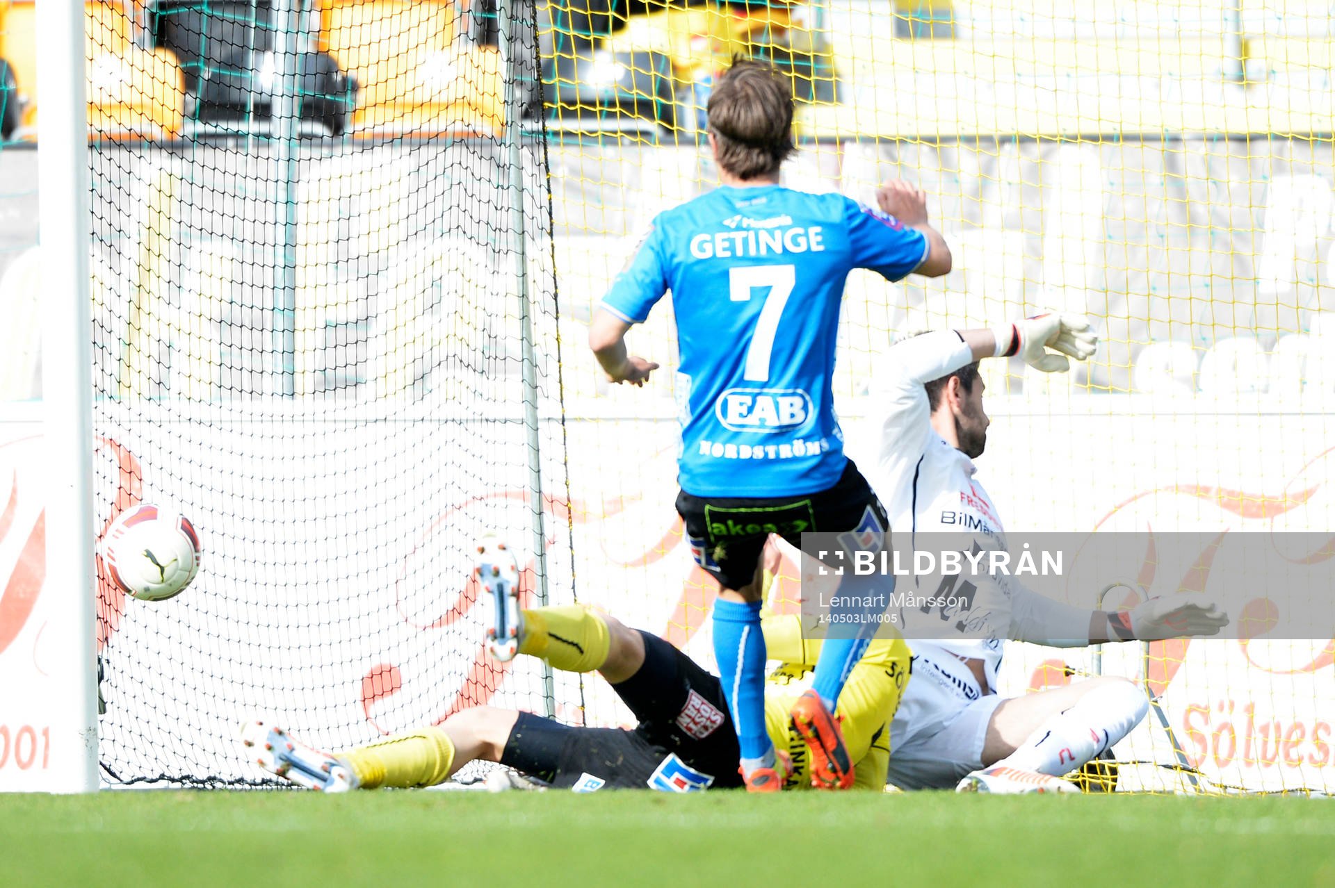 Mjällbys Kristian Haynes gör 1-0 i matchen i allsvenskan
