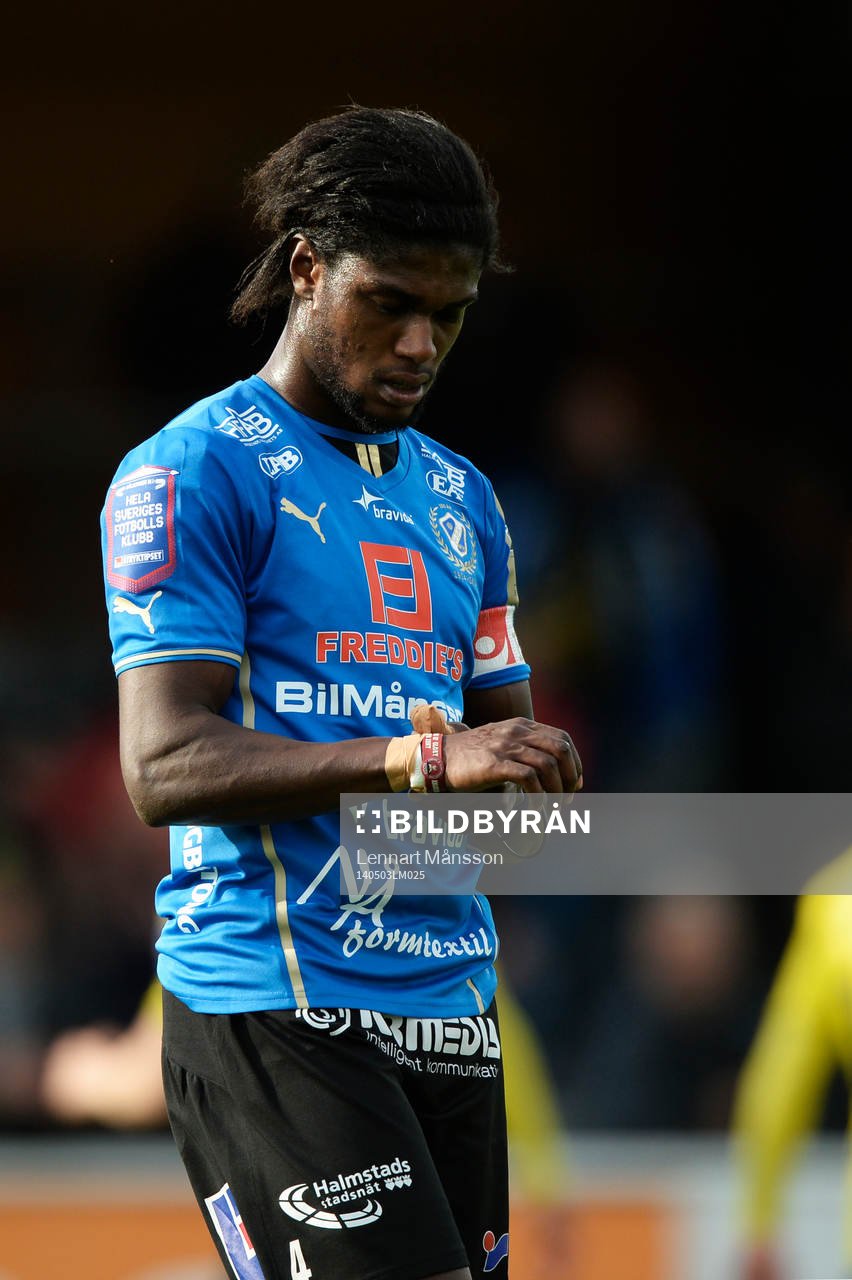 Halmstads Joseph Baffo deppar i matchen i allsvenskan