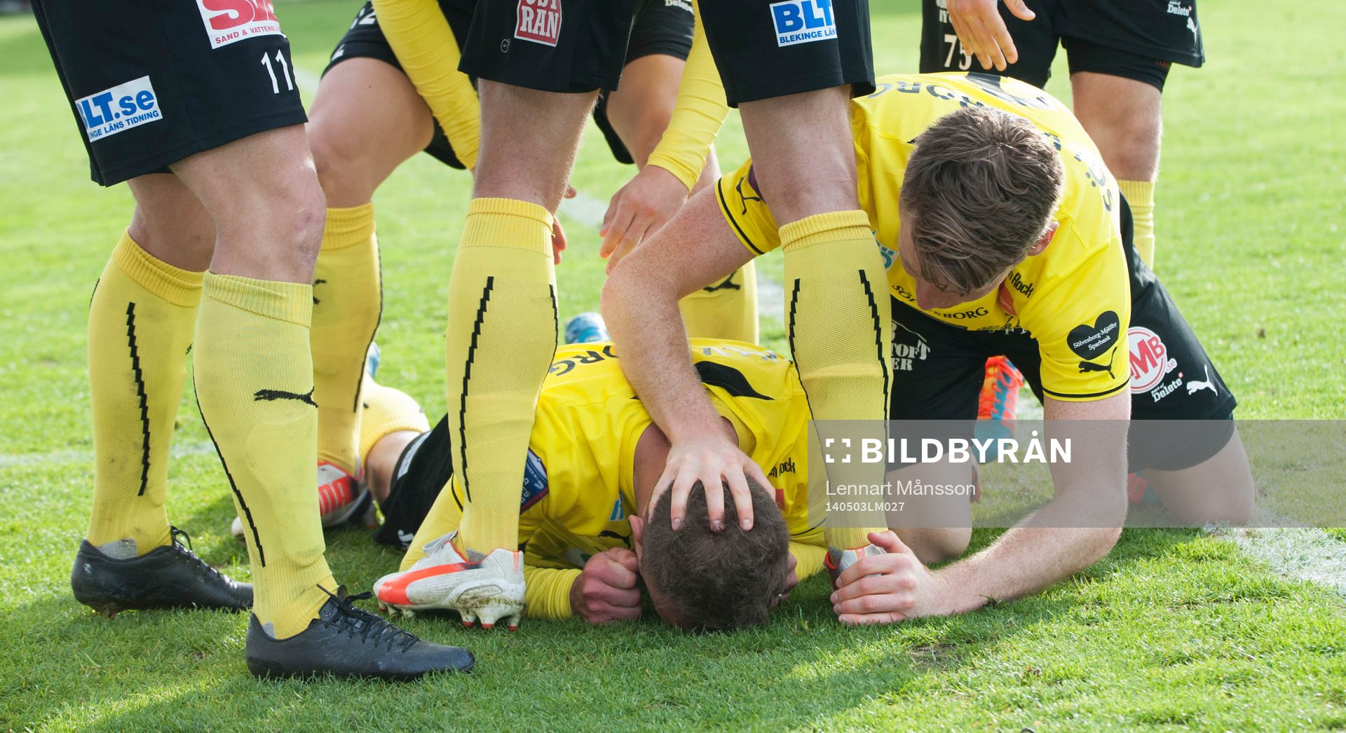  Mjällbys Marcus Ekenberg har gjort 2-1 på övertid i matchen i allsvenskan mellan Mjällby och Halmstad i Hällevik 3 maj  2014.