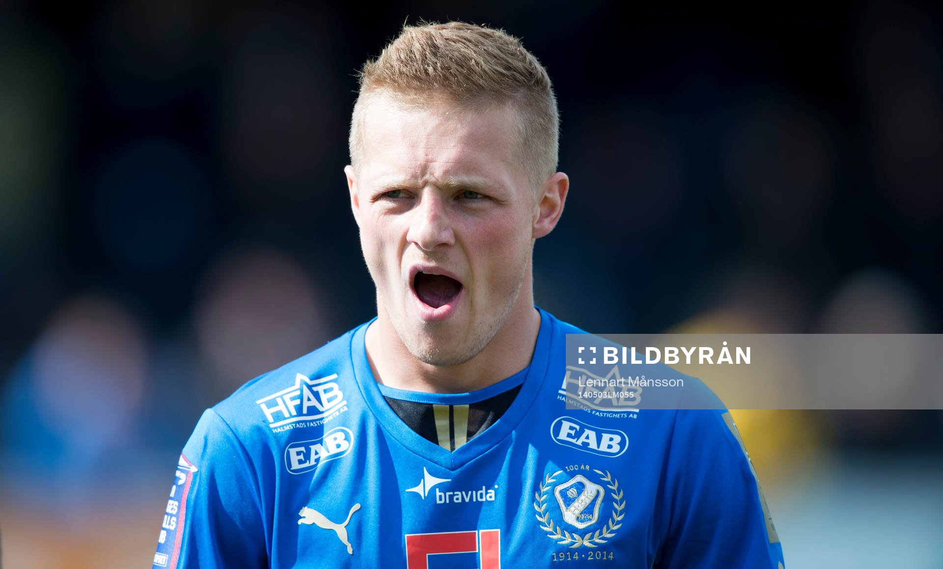 Halmstads Gudjon Baldvinsson gäspar  i matchen i