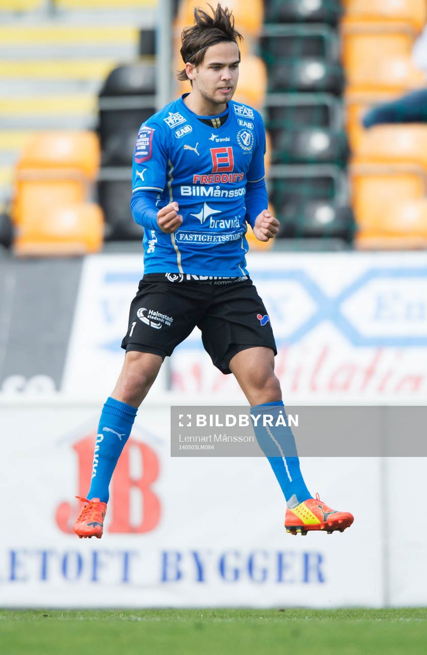 Halmstads Kristinn Steindorsson  i matchen i allsvenskan