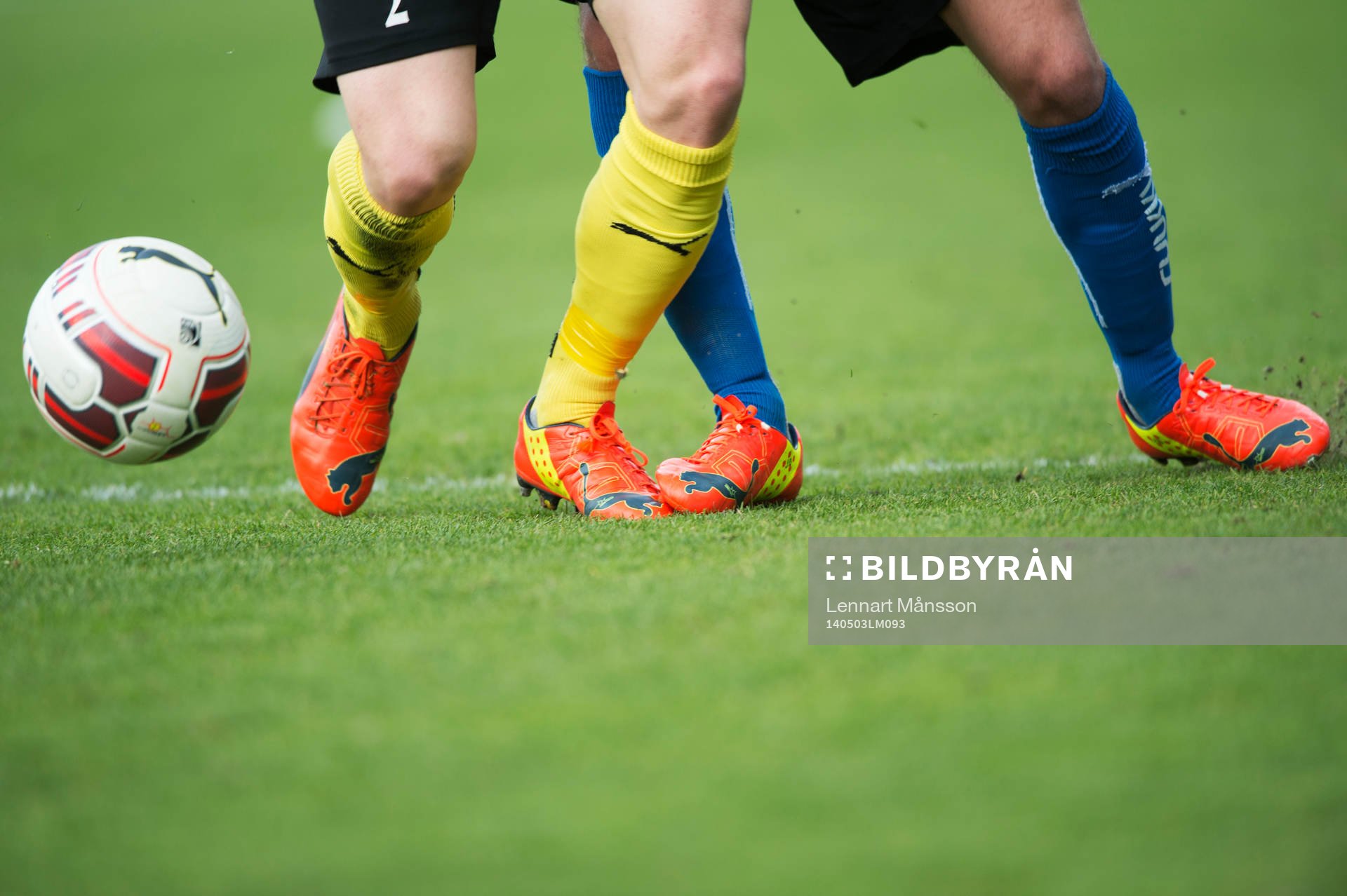 Fotbollsskor Puma  i matchen i allsvenskan mellan Mjällby