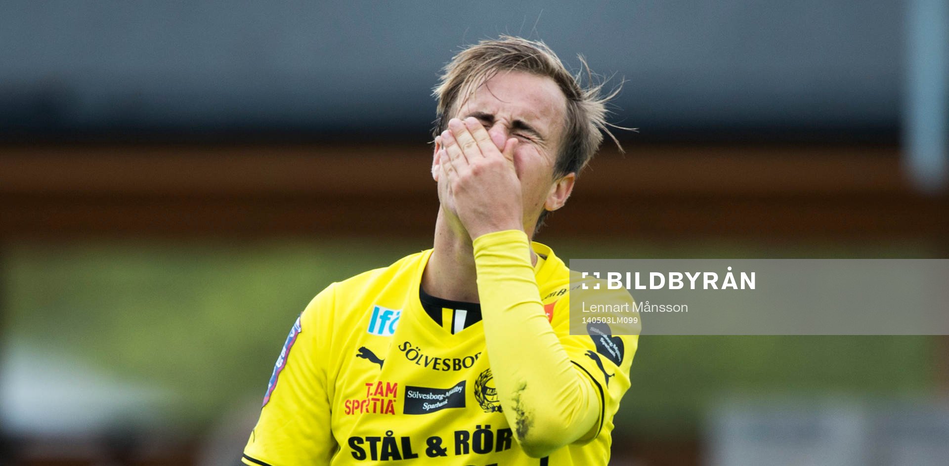 Mjällbys Andreas Blomqvist deppar över missad målchans