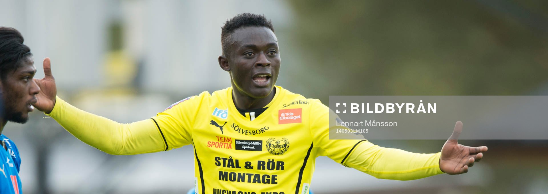 Mjällbys Gbenga Arokoyo  i matchen i allsvenskan mellan