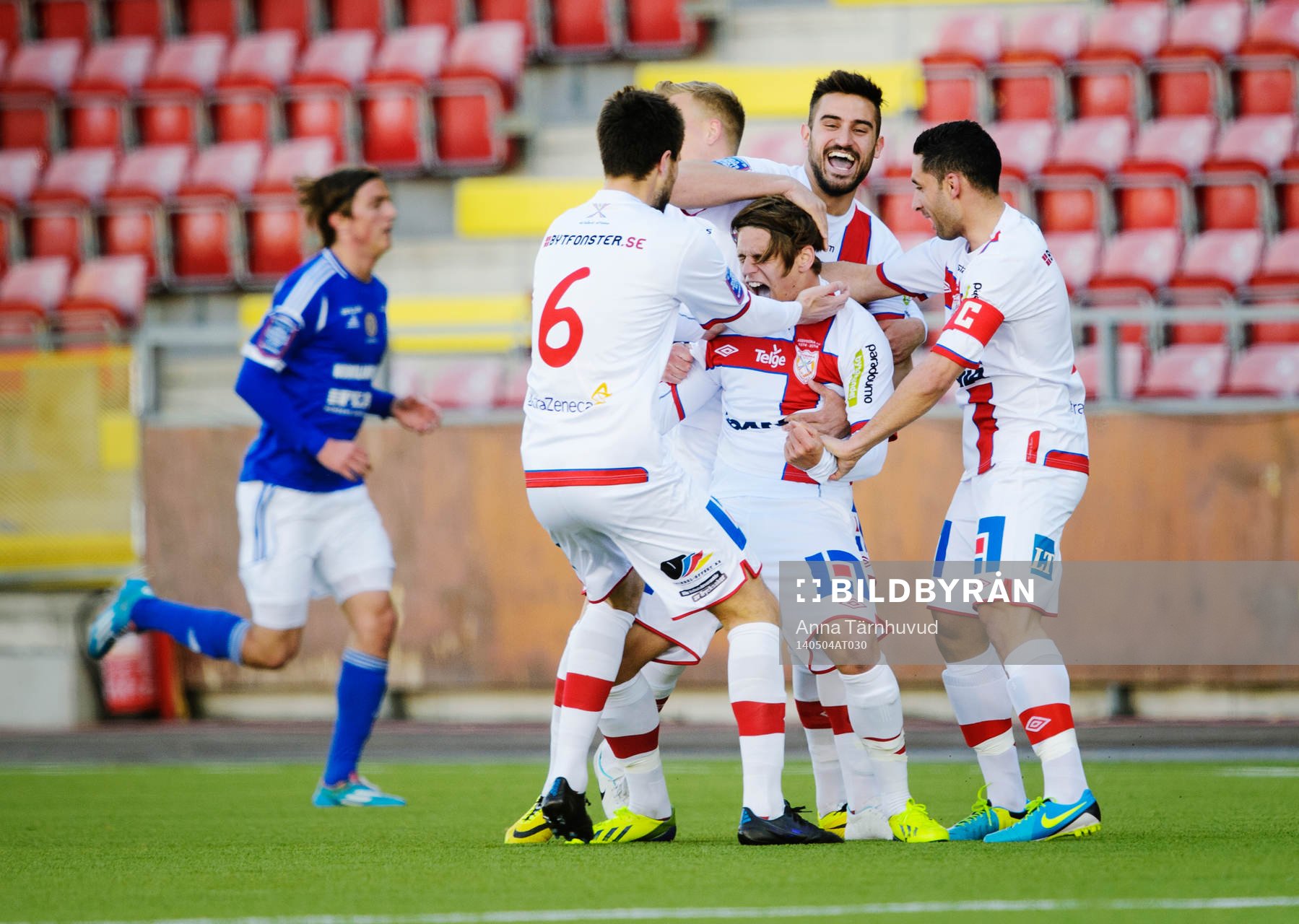 Assyriskas spelare jublar