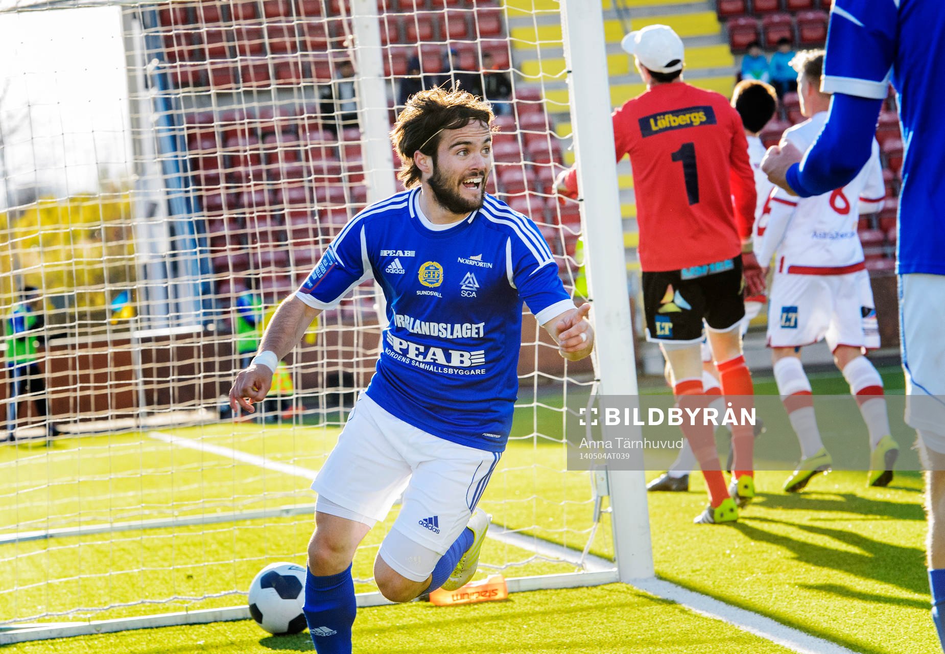 Sundsvalls Robbin Sellin jublar