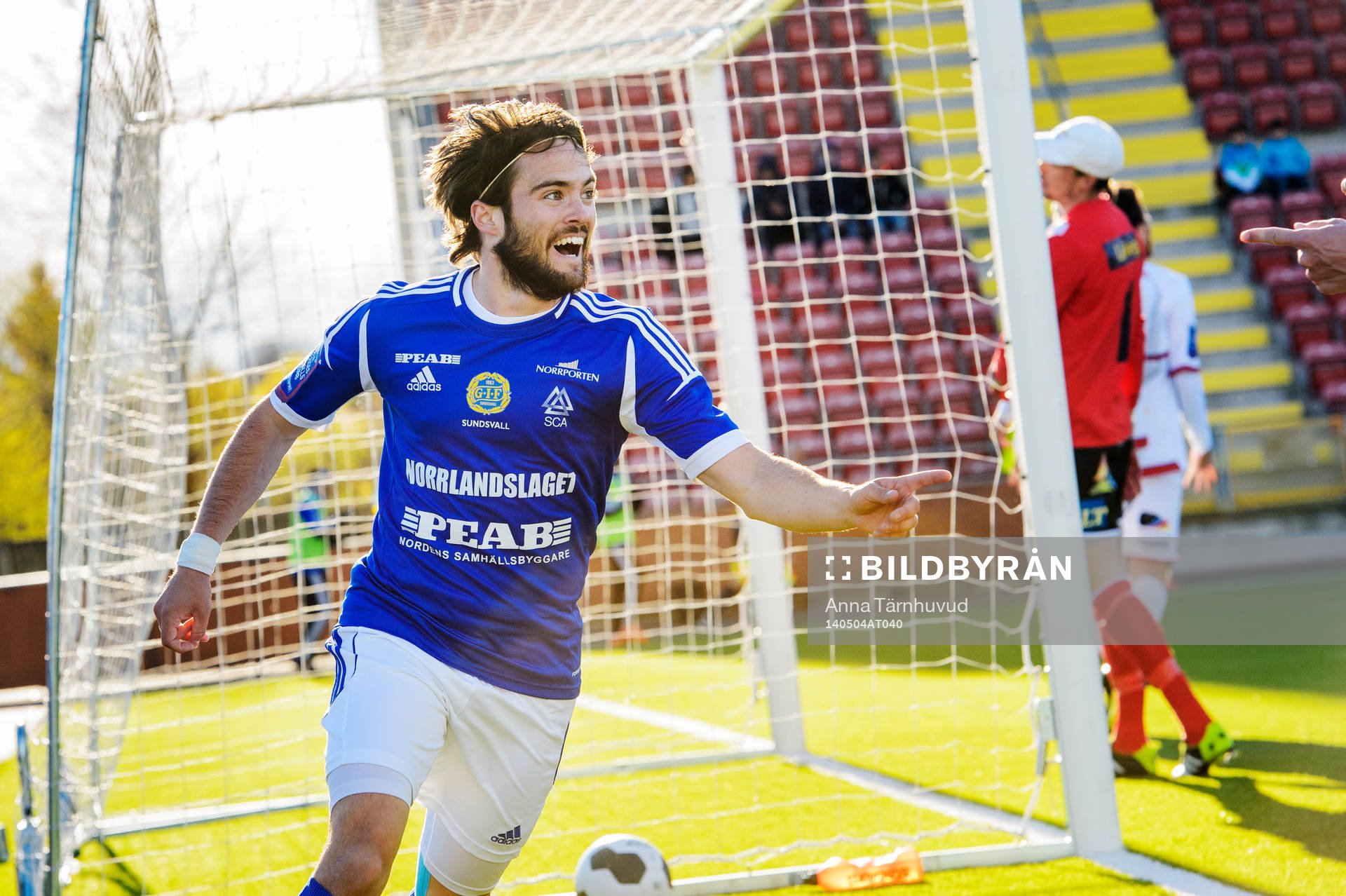 Sundsvalls Robbin Sellin jublar