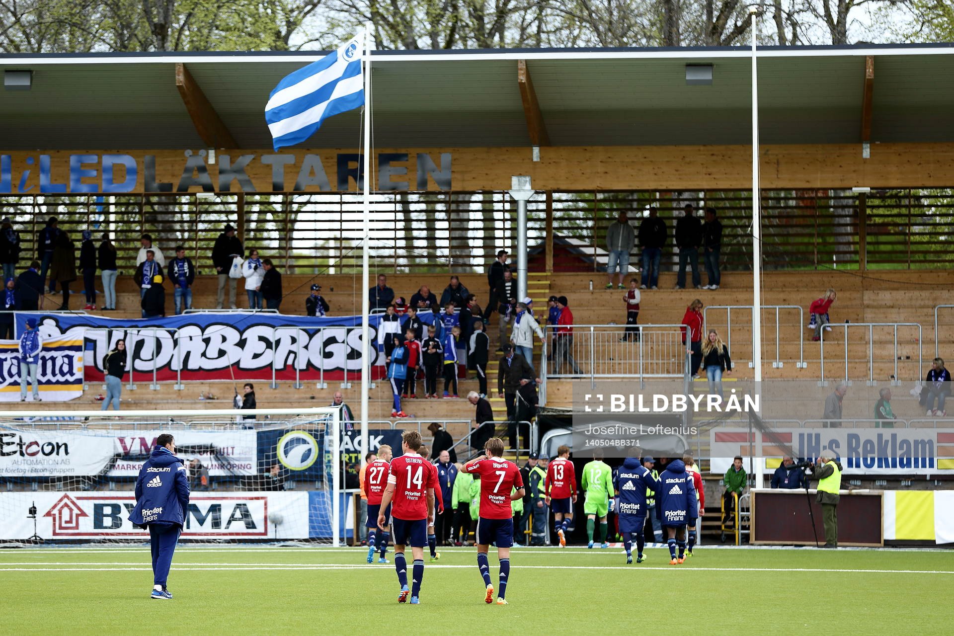 Spelarna går av planen