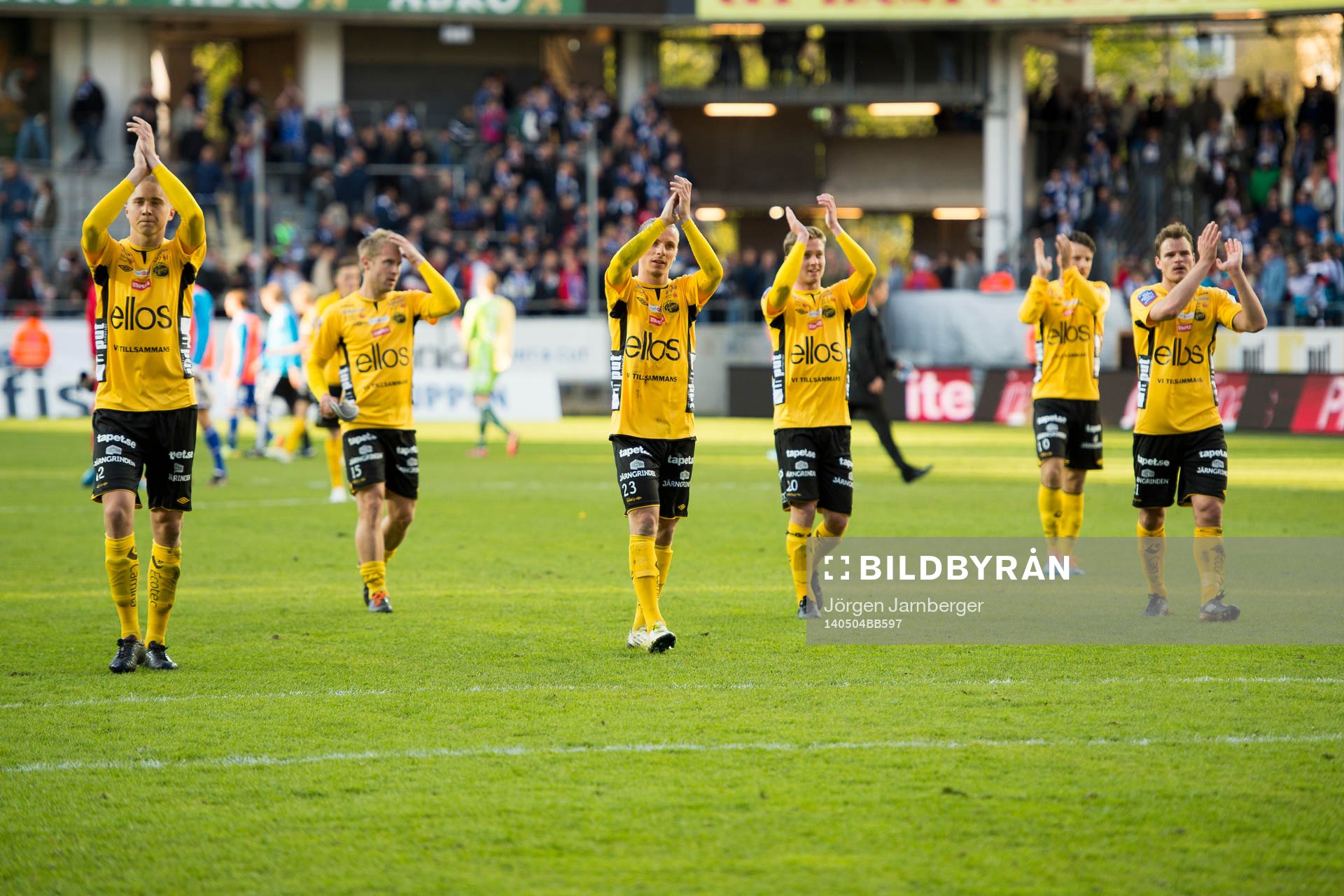 Elfsborgs spelarna tackar publiken
