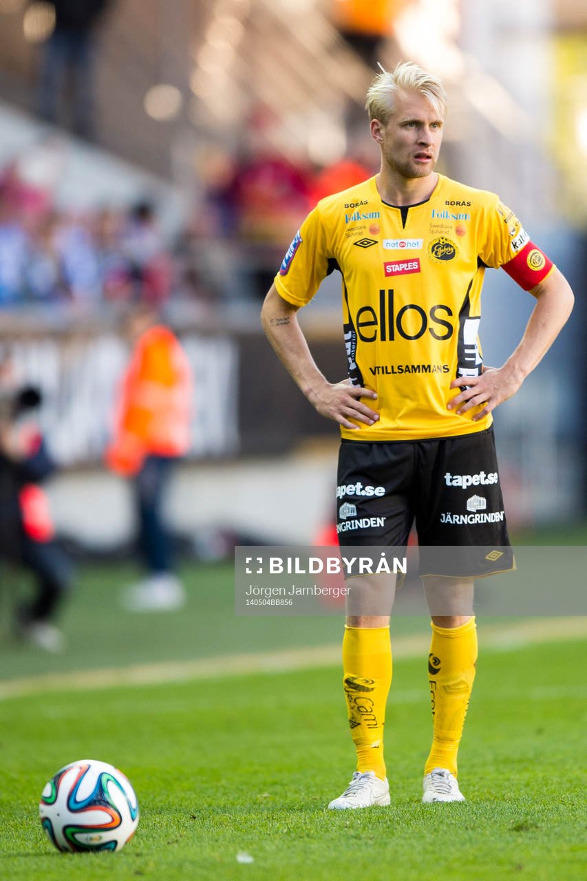 Elfsborgs Johan Larsson avvaktar vid frispark