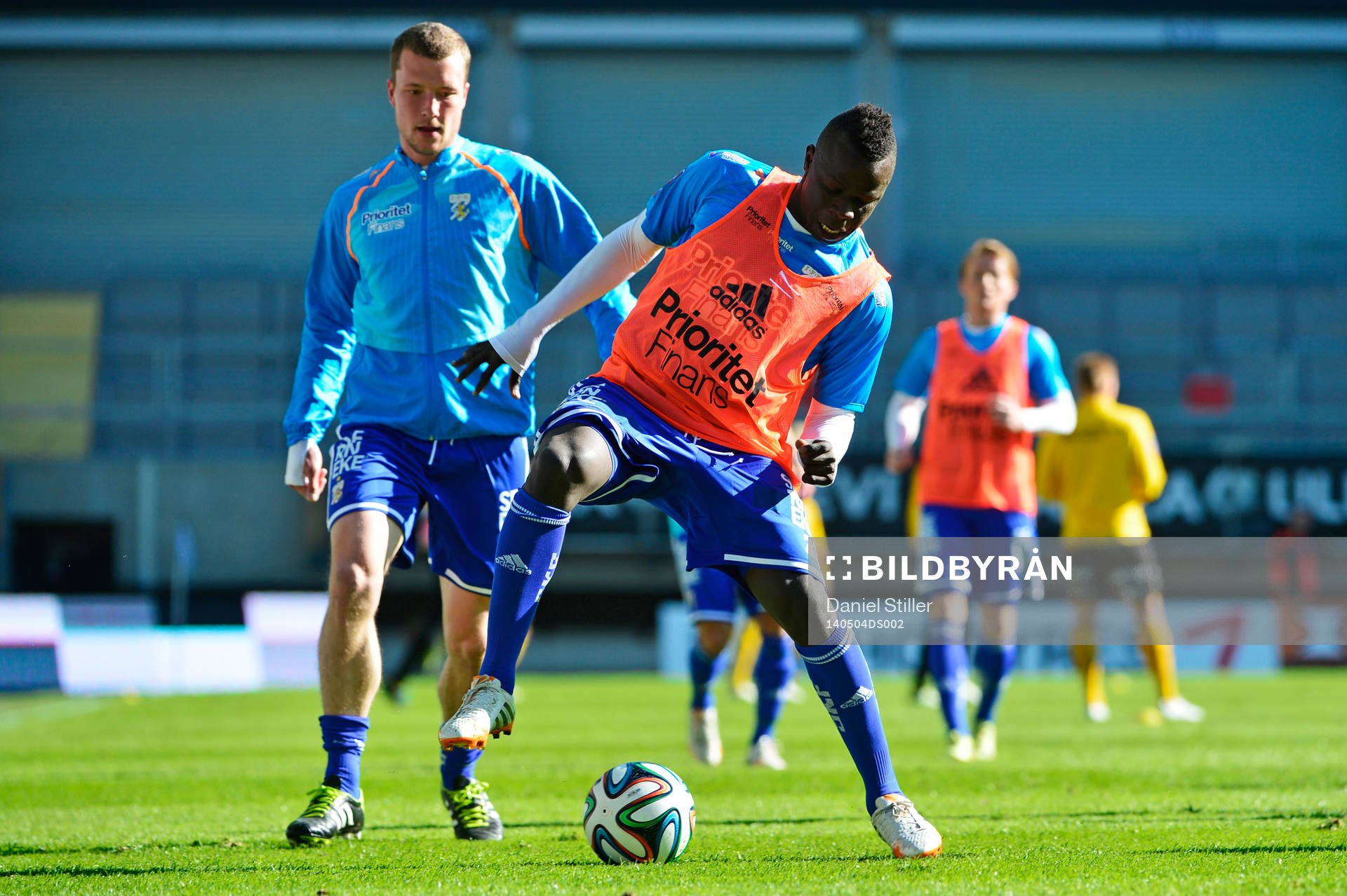 IFK Göteborgs Jakob Johansson och Malick Mané värmer upp