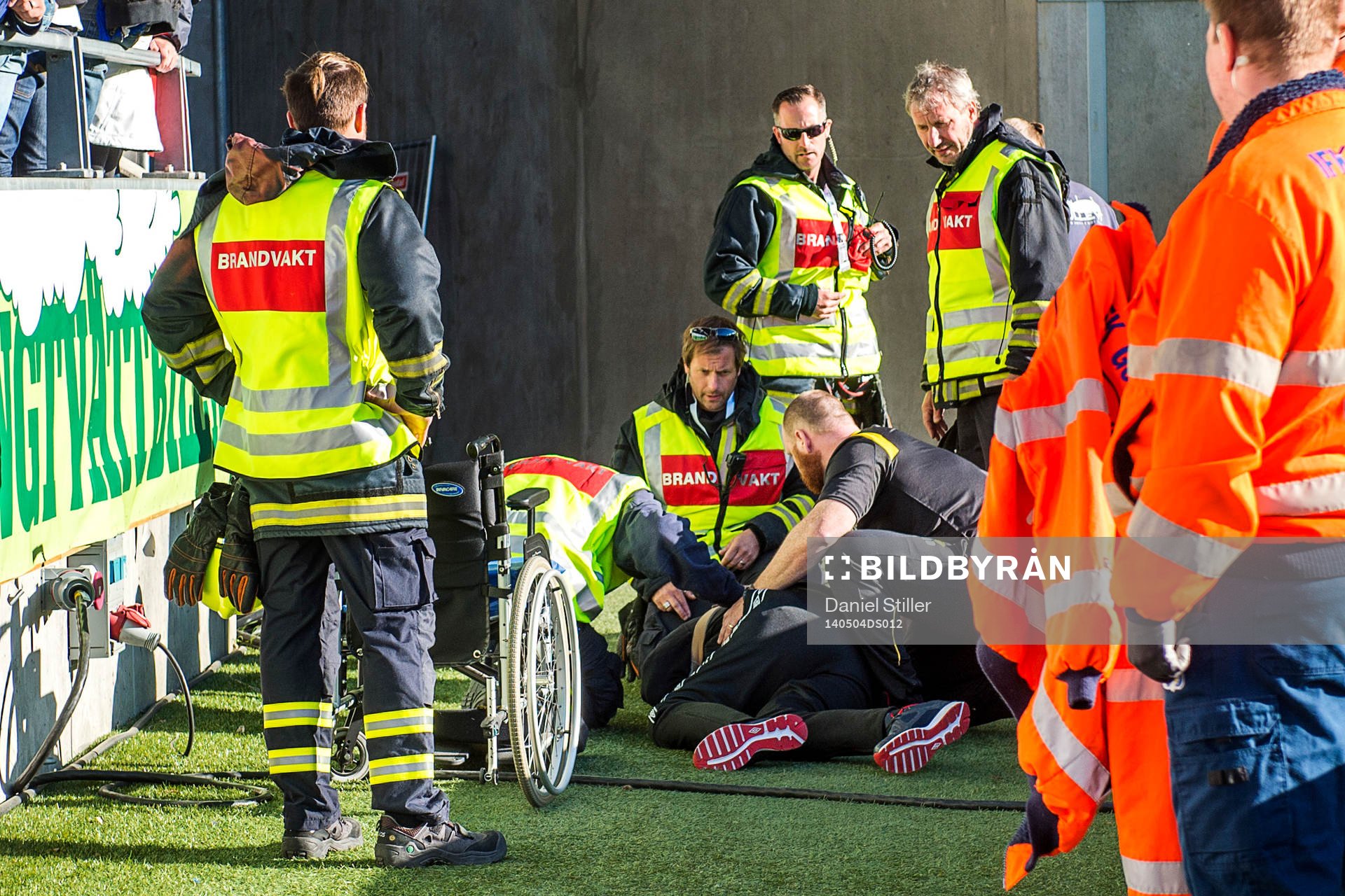 Elfsborgs manager Klas Ingesson får läkarvård i halvlek