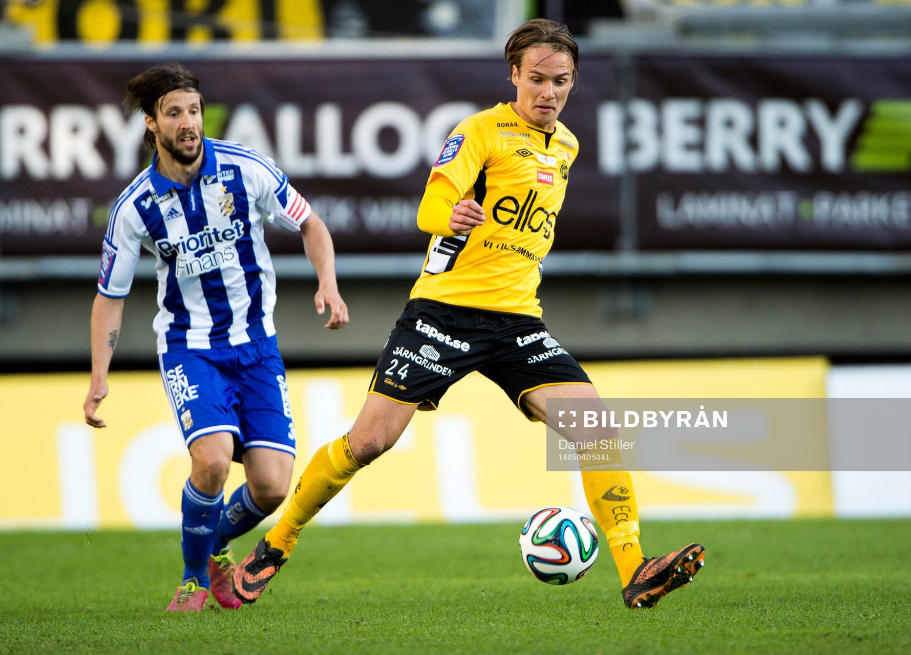 Elfsborgs Viktor Prodell och IFK Göteborgs Mattias Bjärsmyr under fotbollsmatchen i Allsvenskan mellan IFK Göteborg och Elfsborg den 4 maj 2014 i Göteborg.