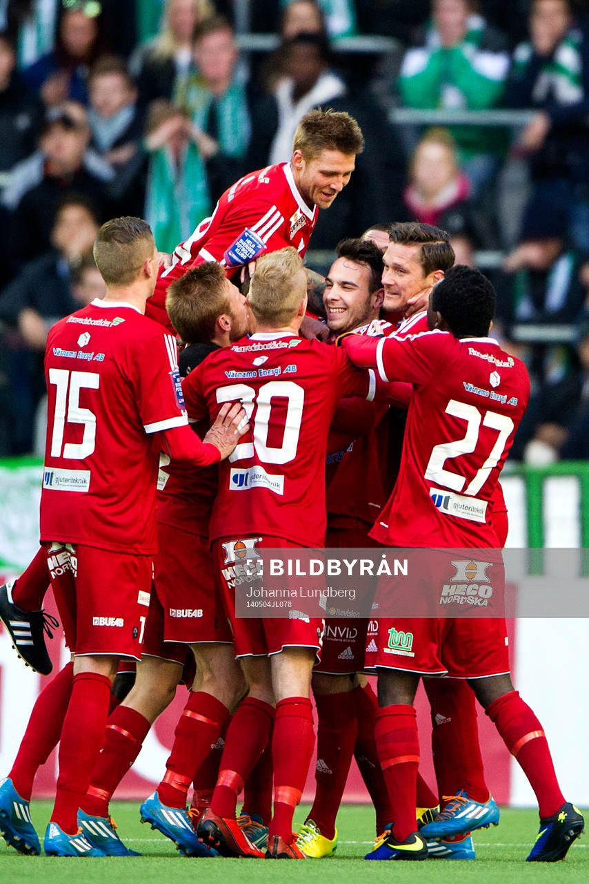 Värnamos spelare jublar