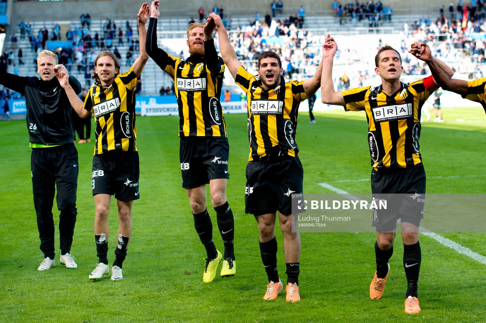 Häckens spelare firar segern efter matchen i Allsvenskan mellan Malmö FF och Häcken den 4 maj 2014 i Malmö. 