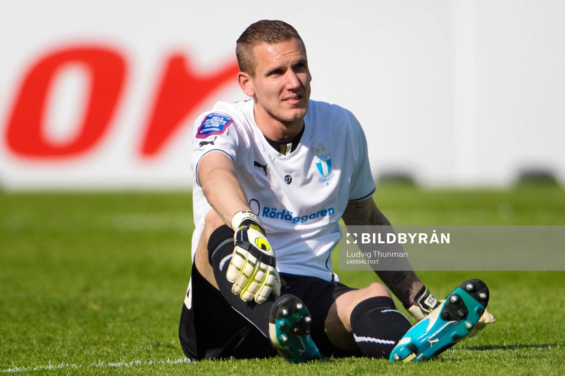 Malmö FFs målvakt Robin Olsen deppar