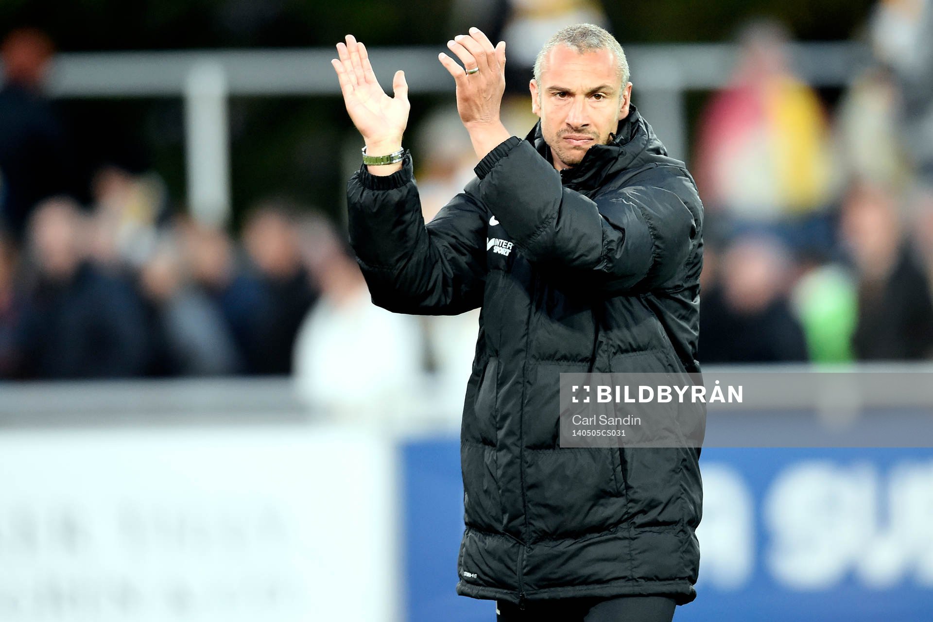 Falkenbergs tränare Henrik Larsson tackar publiken