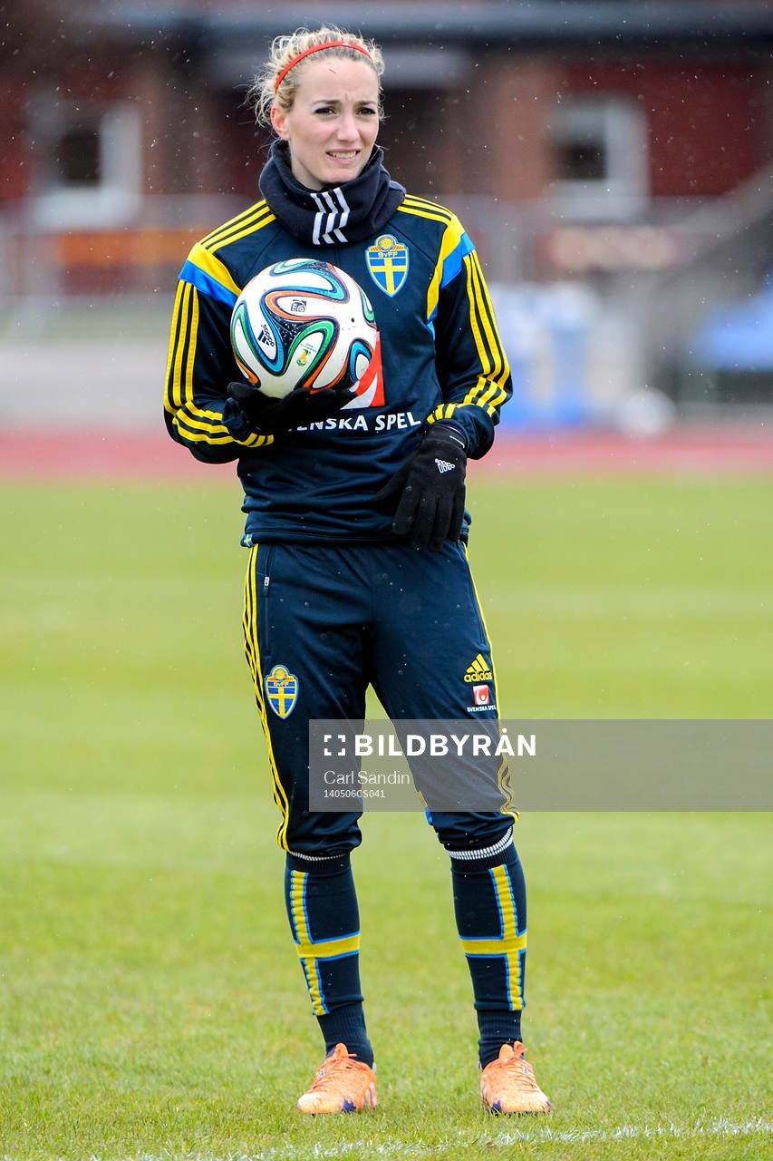 Sveriges Kosovare Asllani