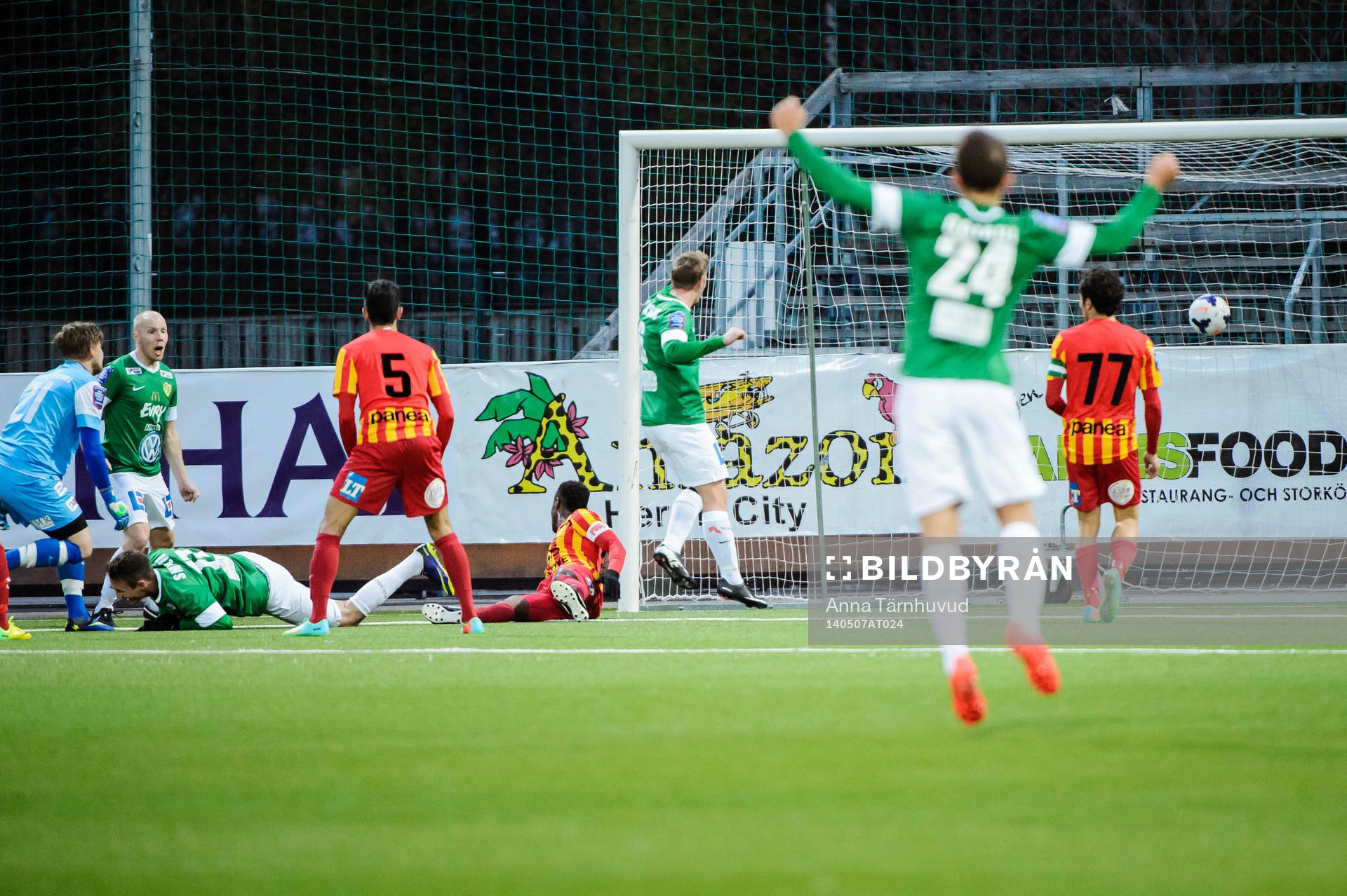 Jönköpings Daryl Smylie gör 0-2