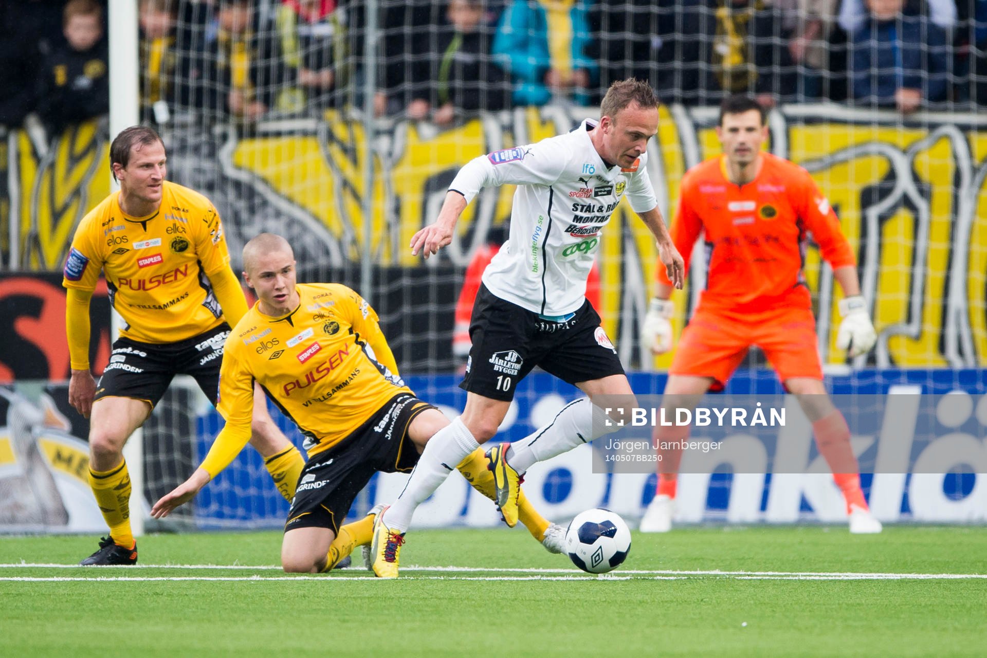 Mjällbys Marcus Ekenberg kamp med Elfsborgs Sebastian