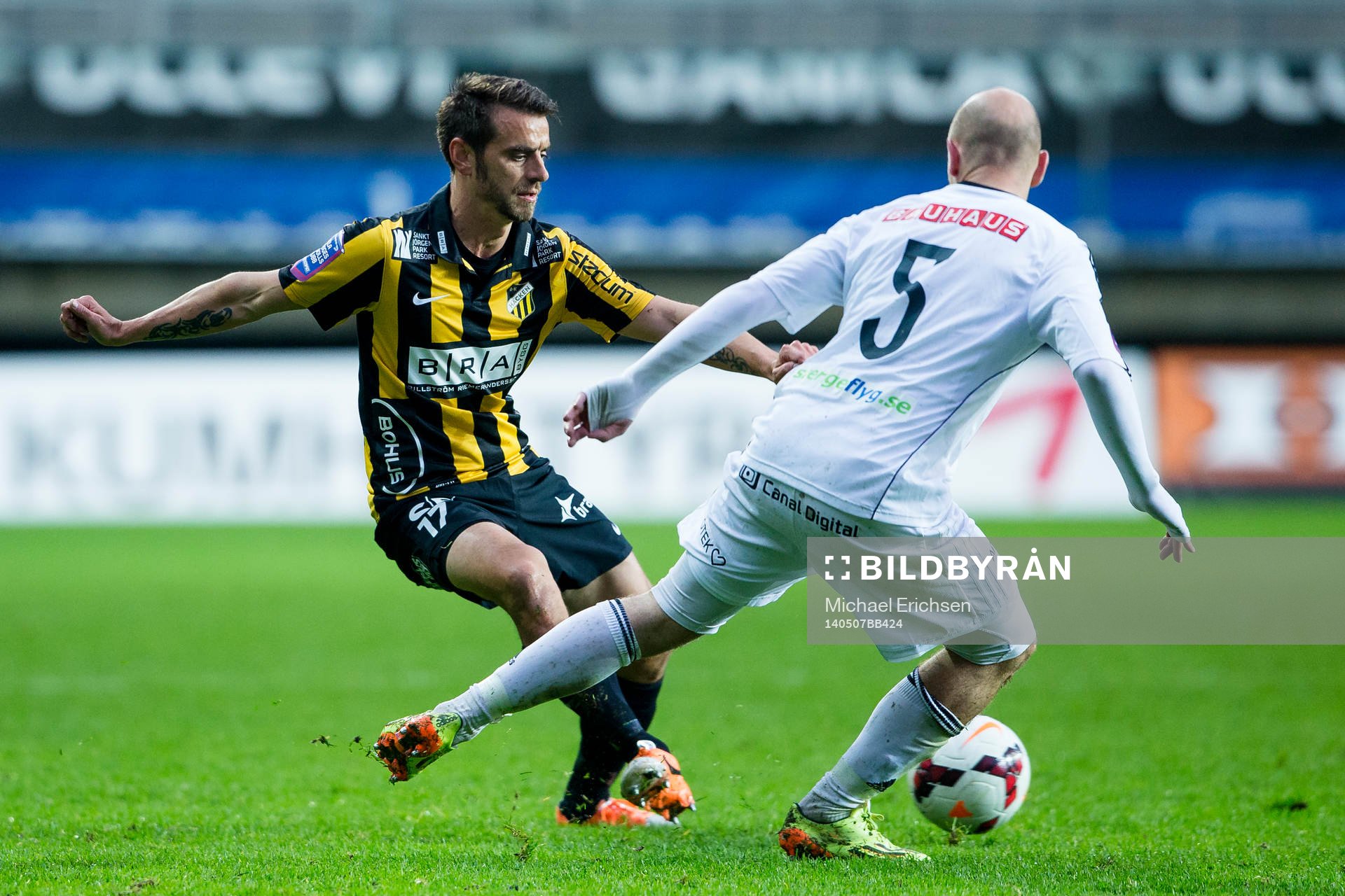 Häckens Björn Anklev mot Brommapojkarnas Kristinn Jonsson