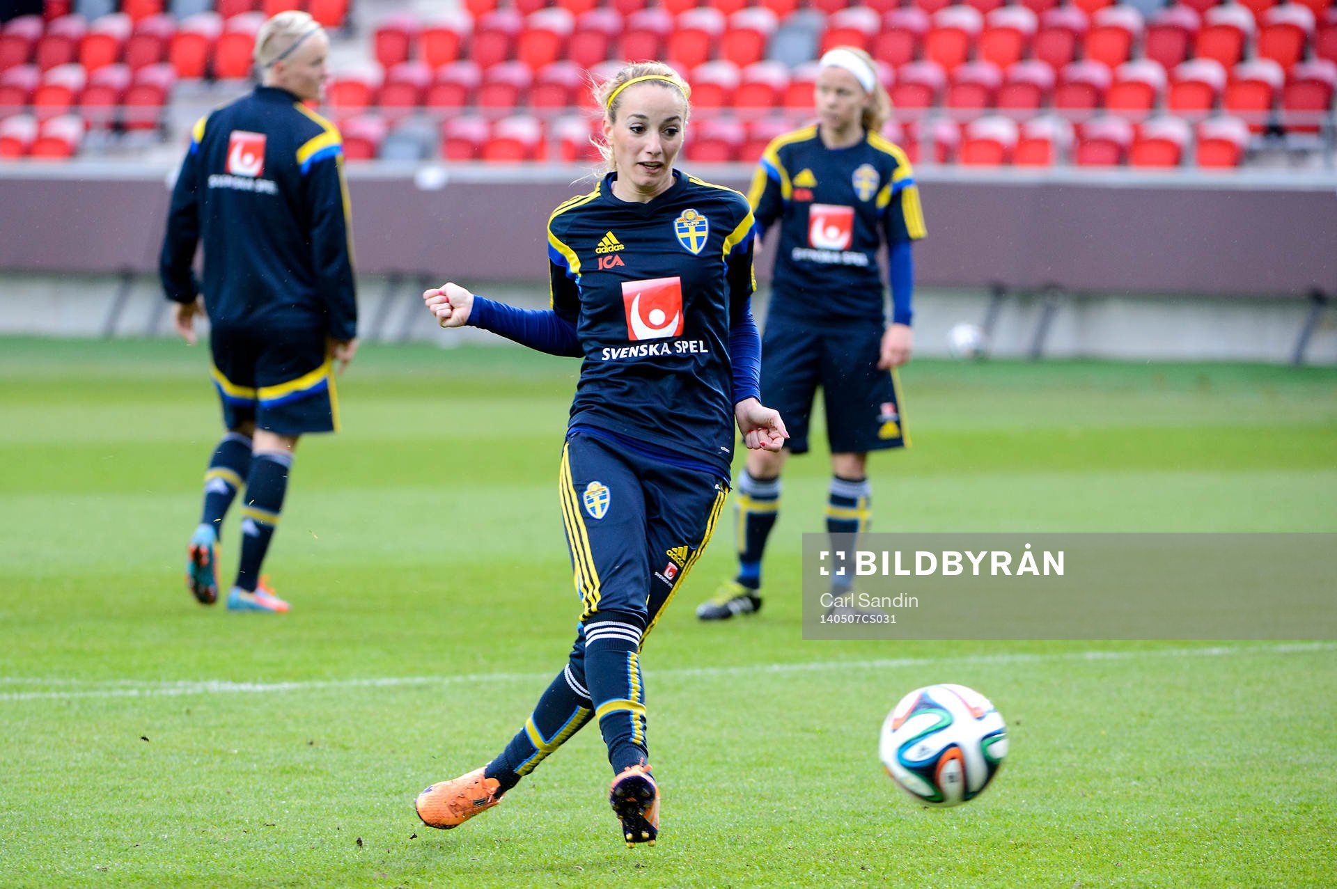Sveriges Kosovare Asllani