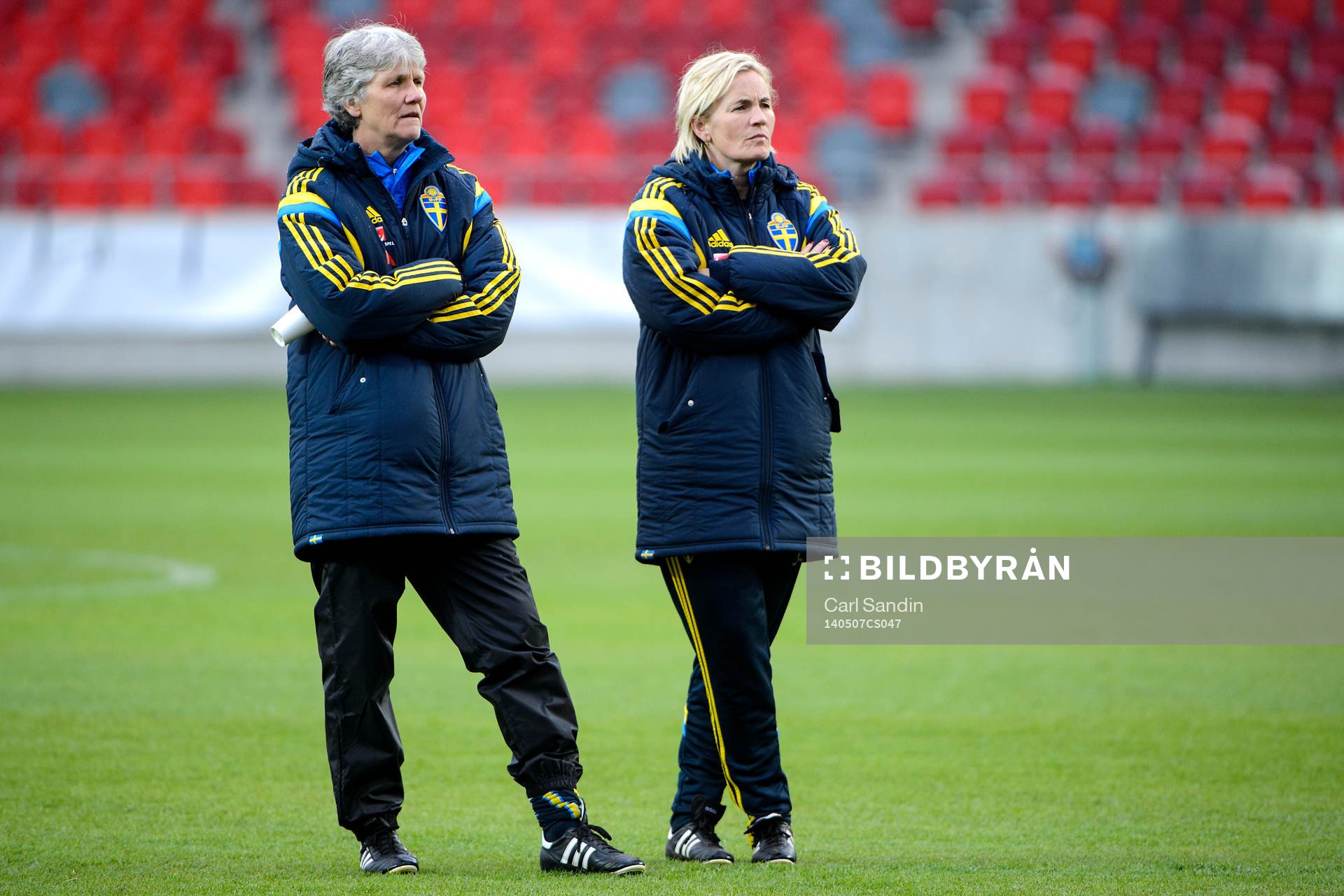 Sveriges förbundskapten Pia Sundhage och assisterande