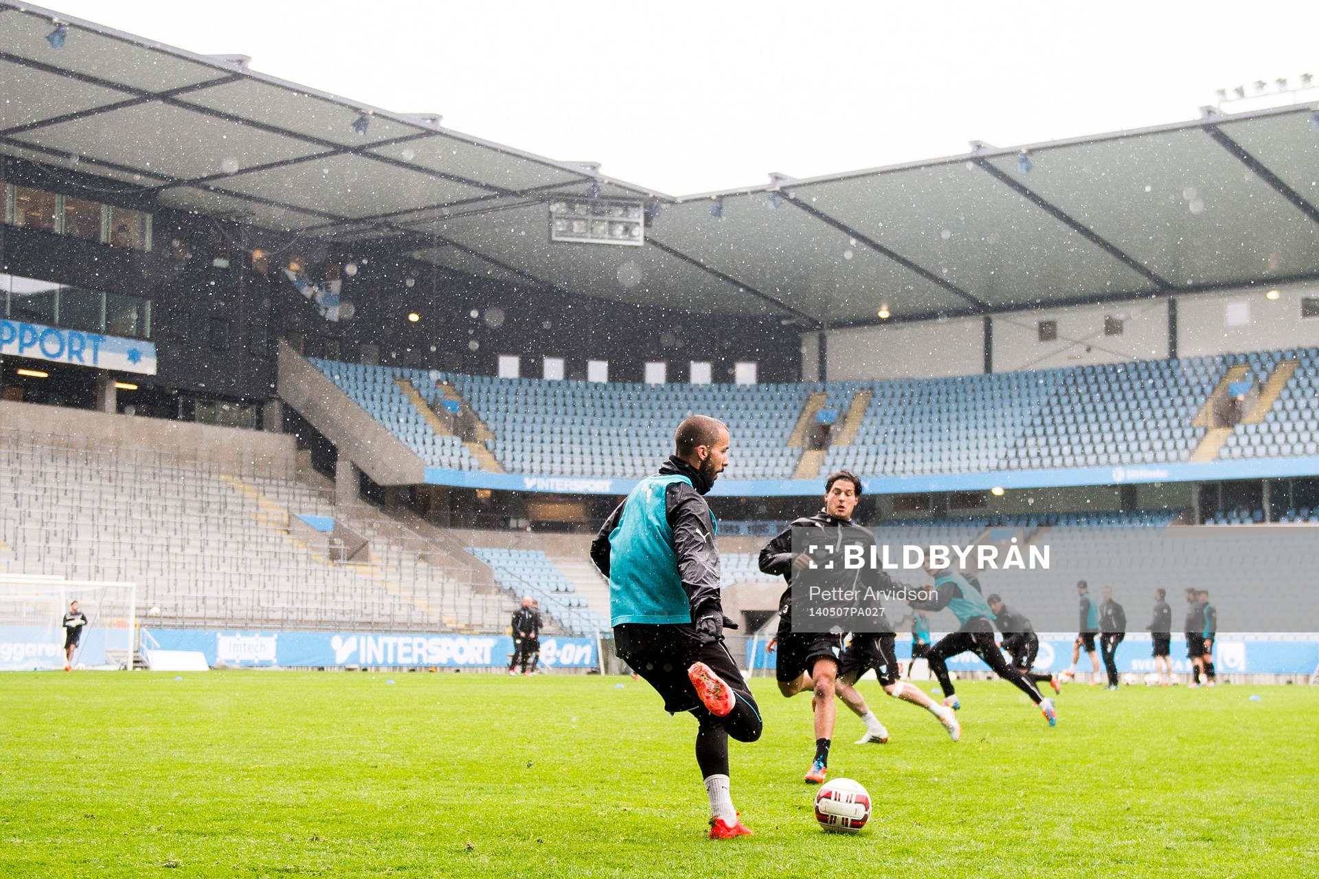 Malmö FFs Guillermo Molins och Miiko Albornoz under Malmö FFs träning inför derbyt mot Helsingborg den 7 maj 2014 i Malmö.