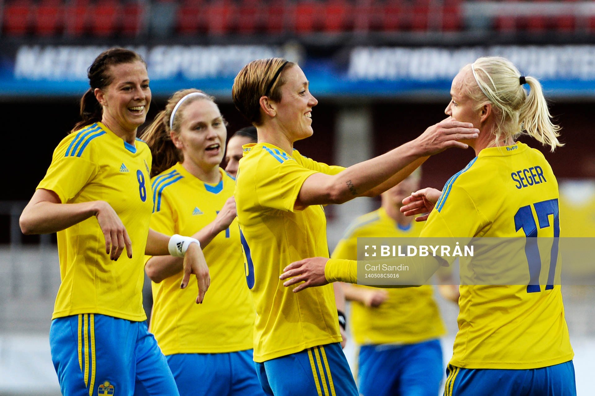 Sveriges Caroline Seger jublar