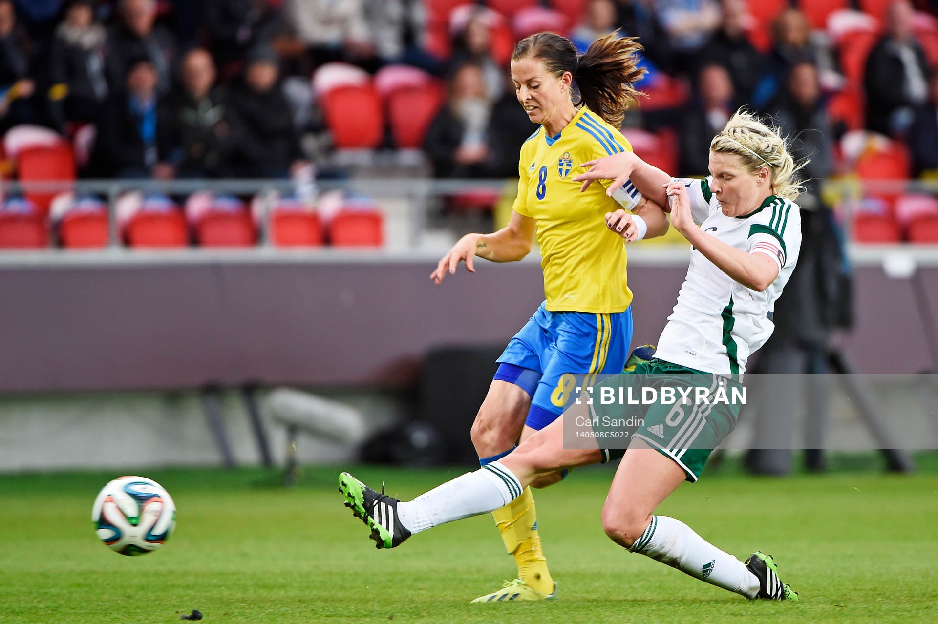 Sveriges Lotta Schelin och Nordirlands Ashley Hutton
