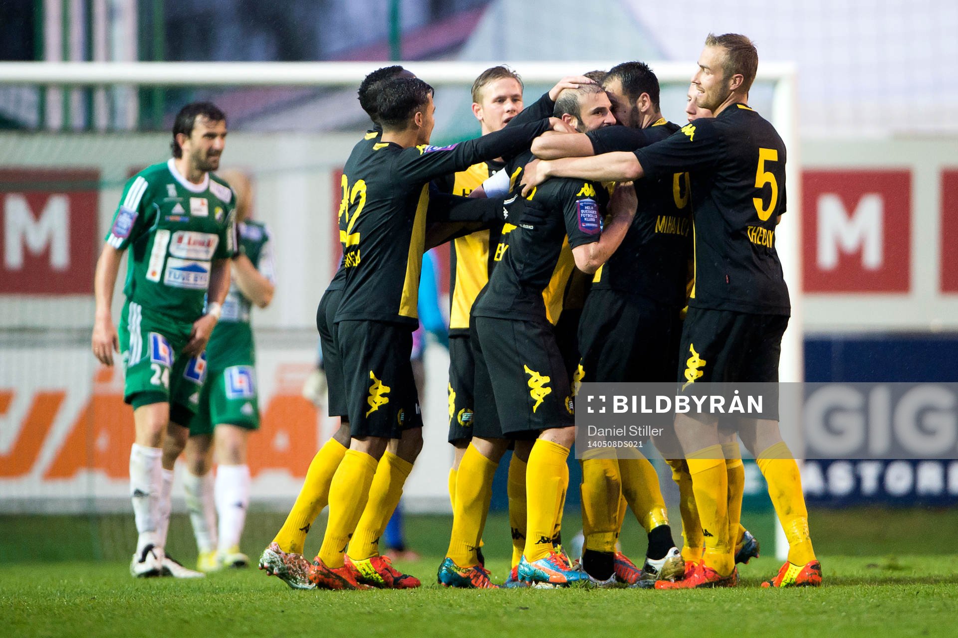 Hammarby och Kennedy Bakircioglü  jublar